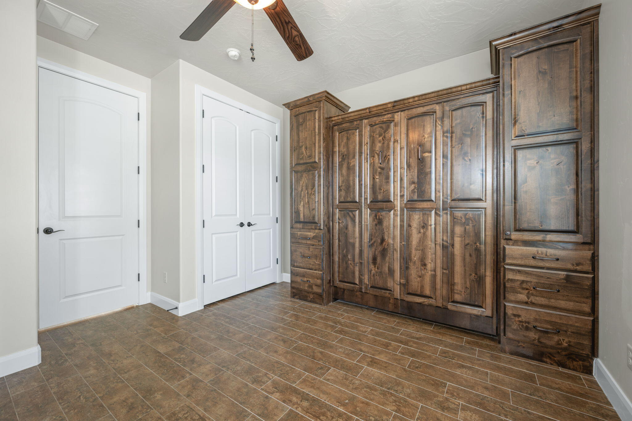 ROADRUNNER RIDGE - Residential