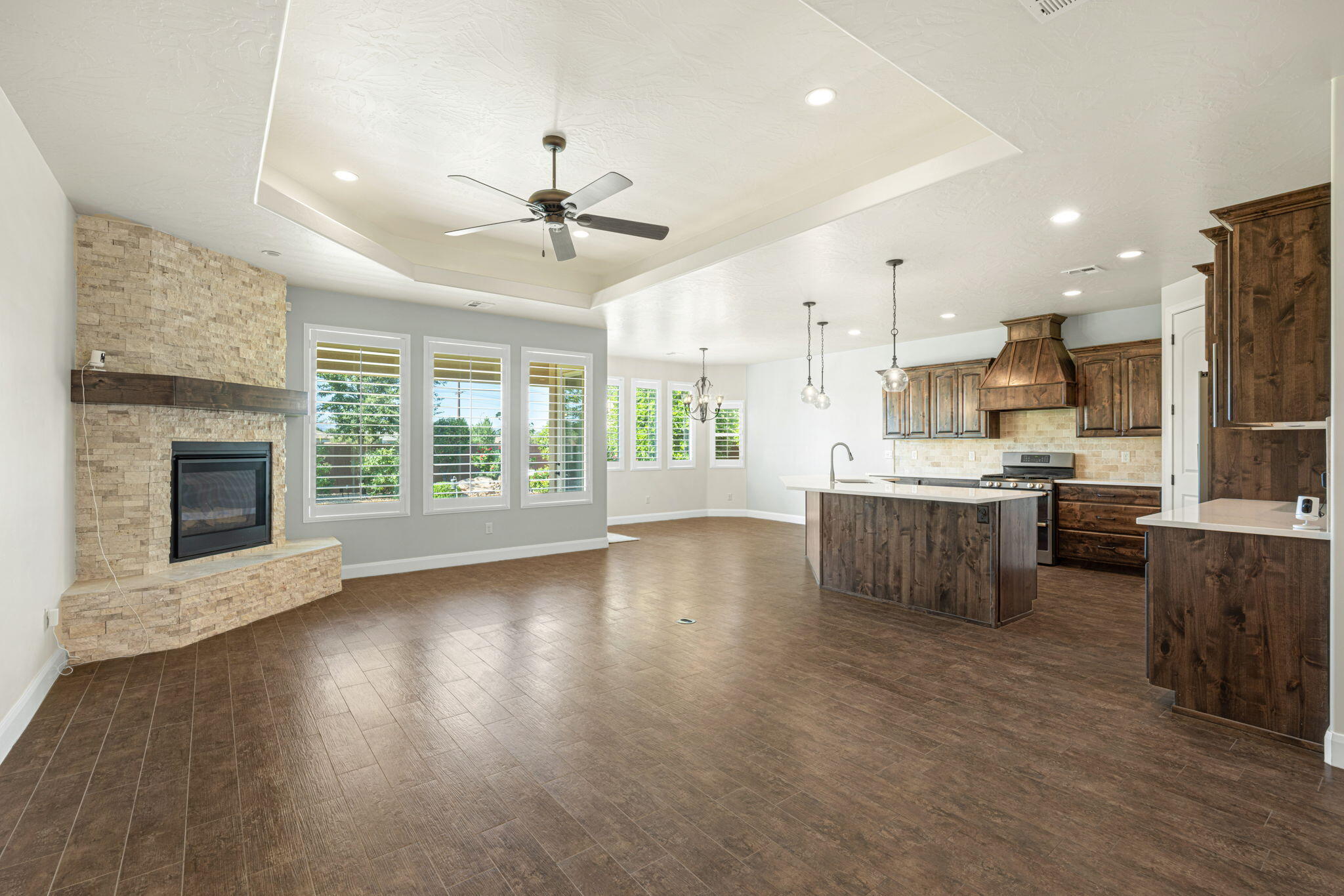 ROADRUNNER RIDGE - Residential