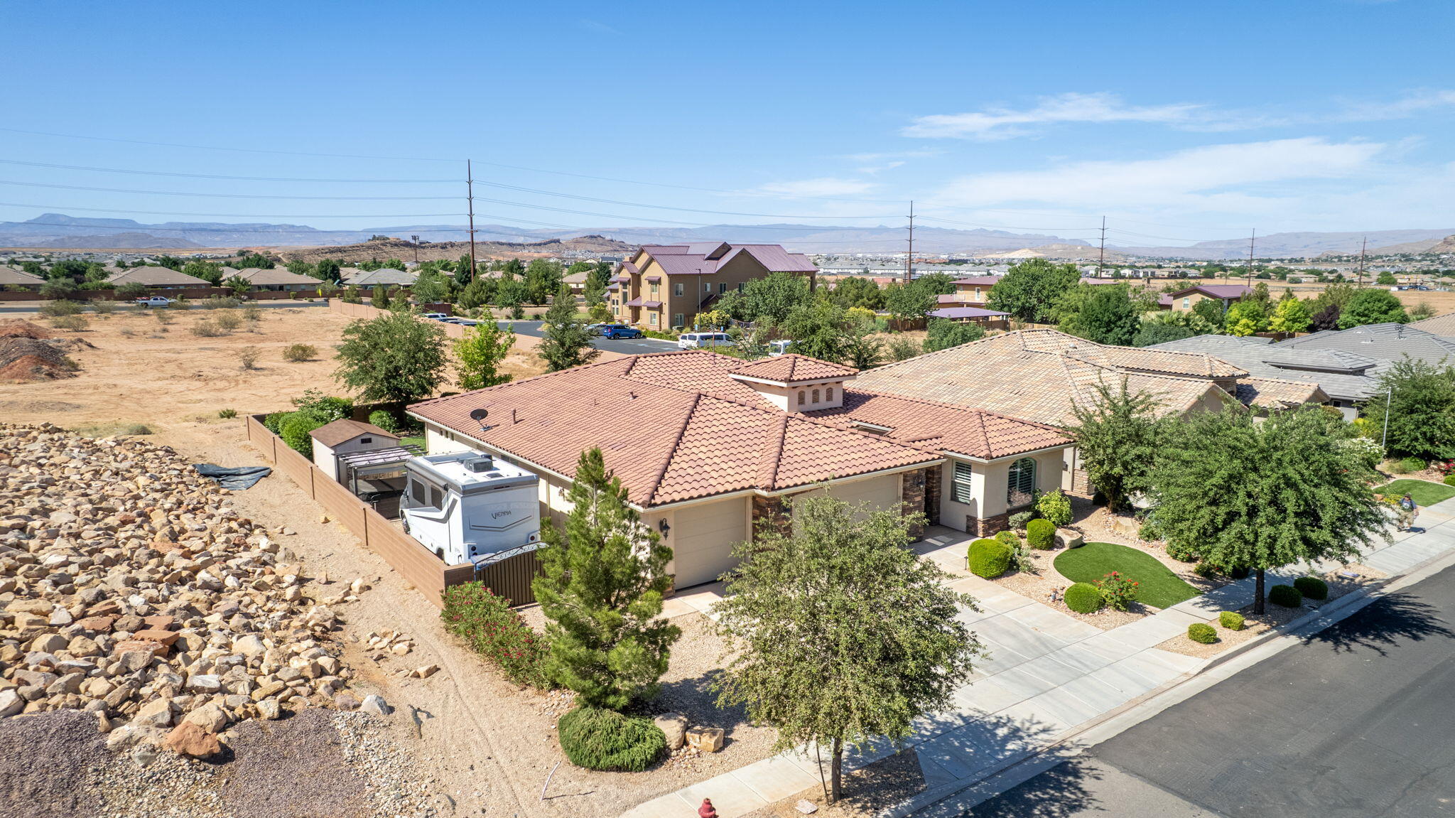 ROADRUNNER RIDGE - Residential