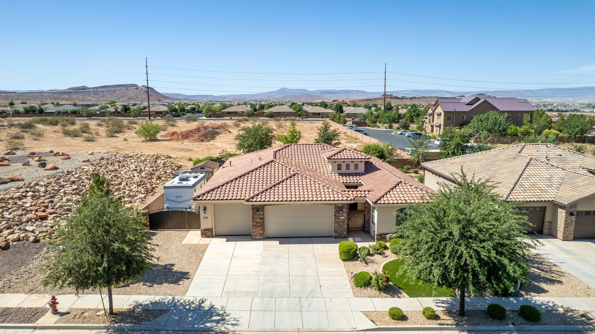 ROADRUNNER RIDGE - Residential