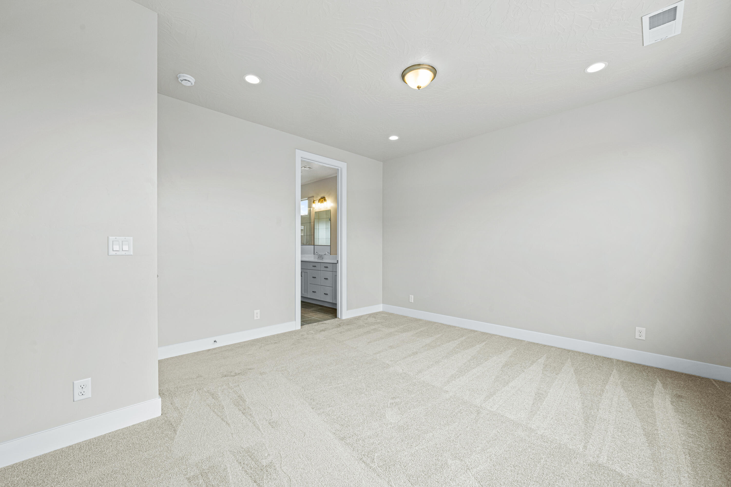 SOLIS AT CORAL CANYON - Residential