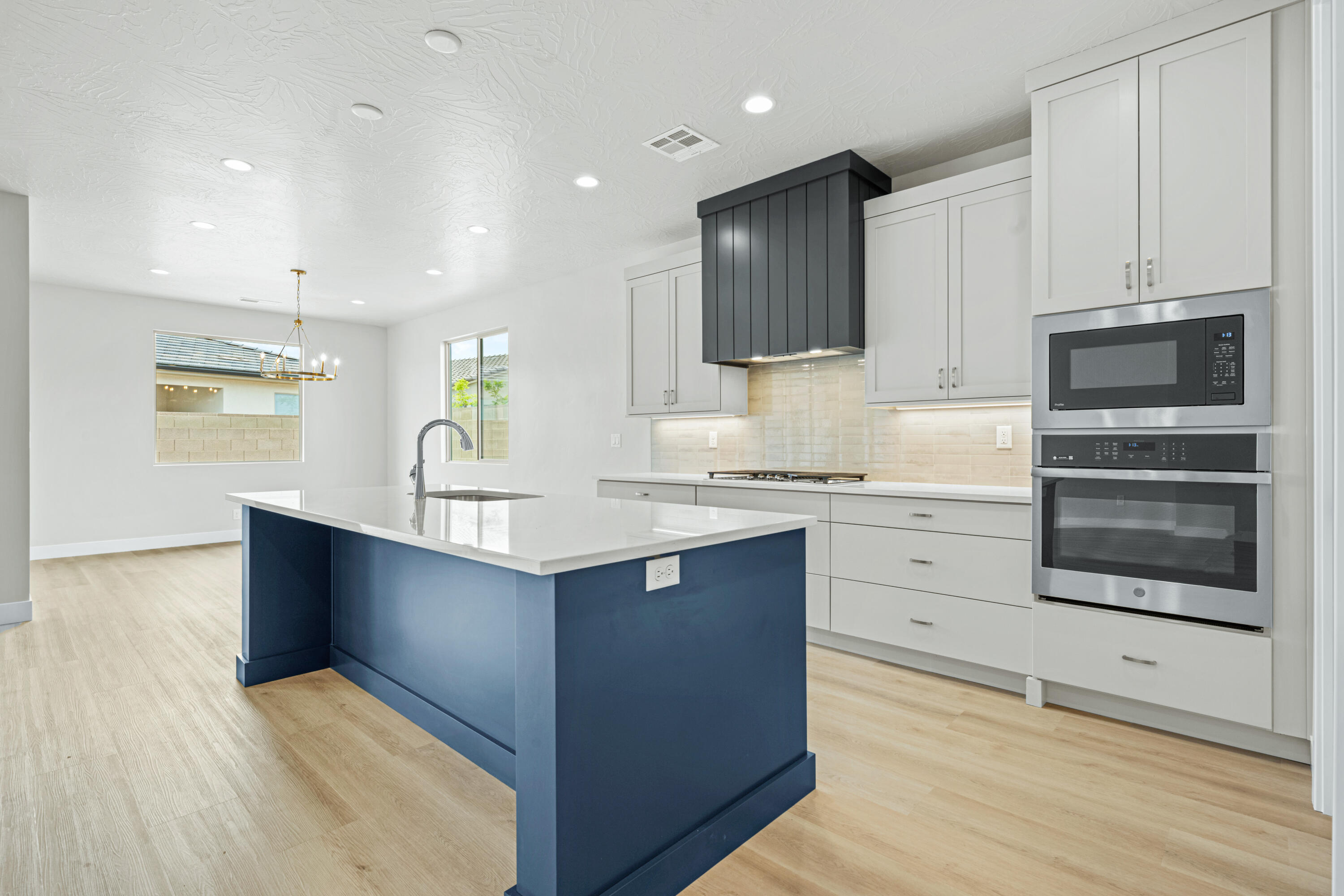 SOLIS AT CORAL CANYON - Residential