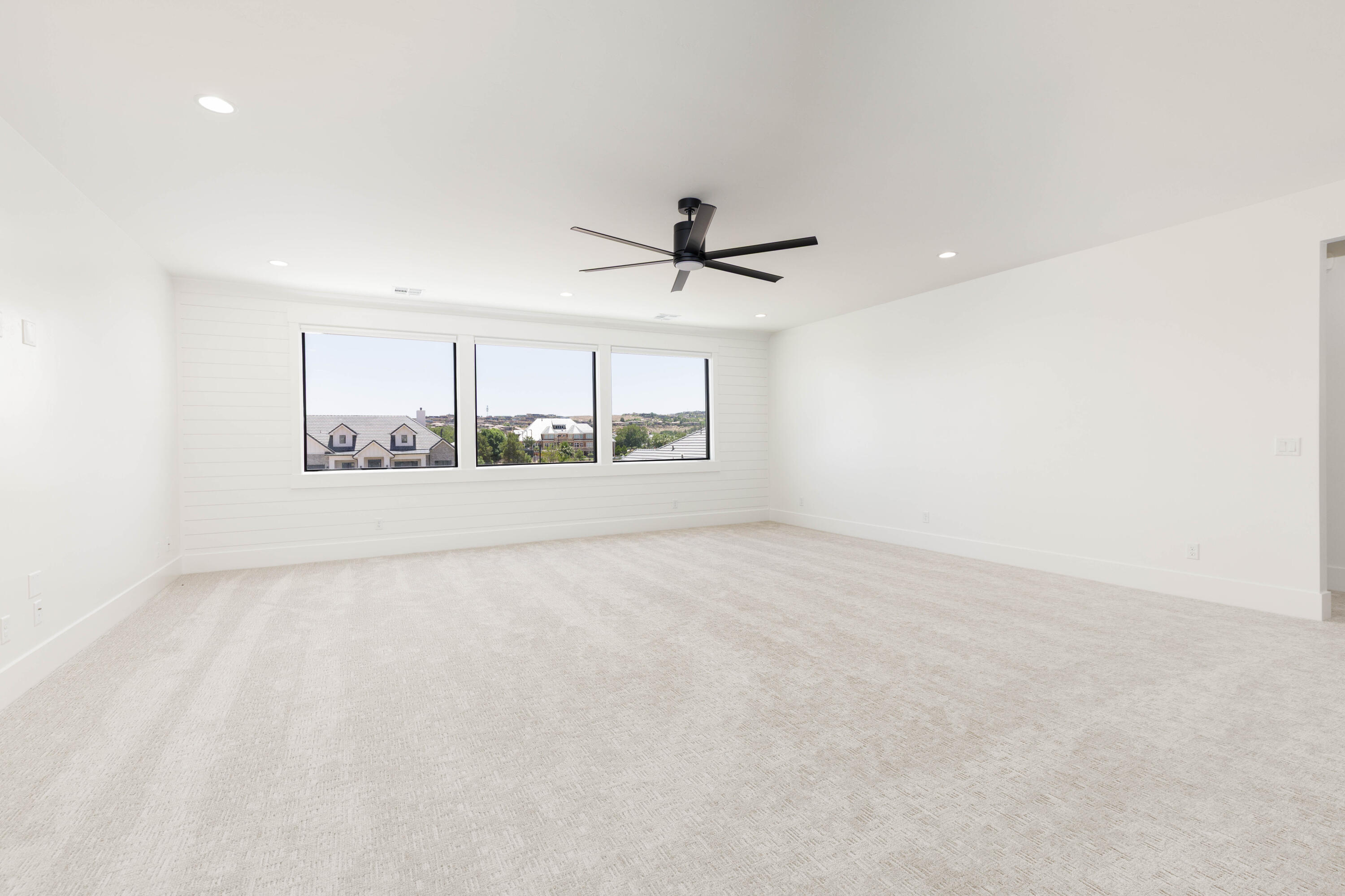MOORLAND PARK - Residential
