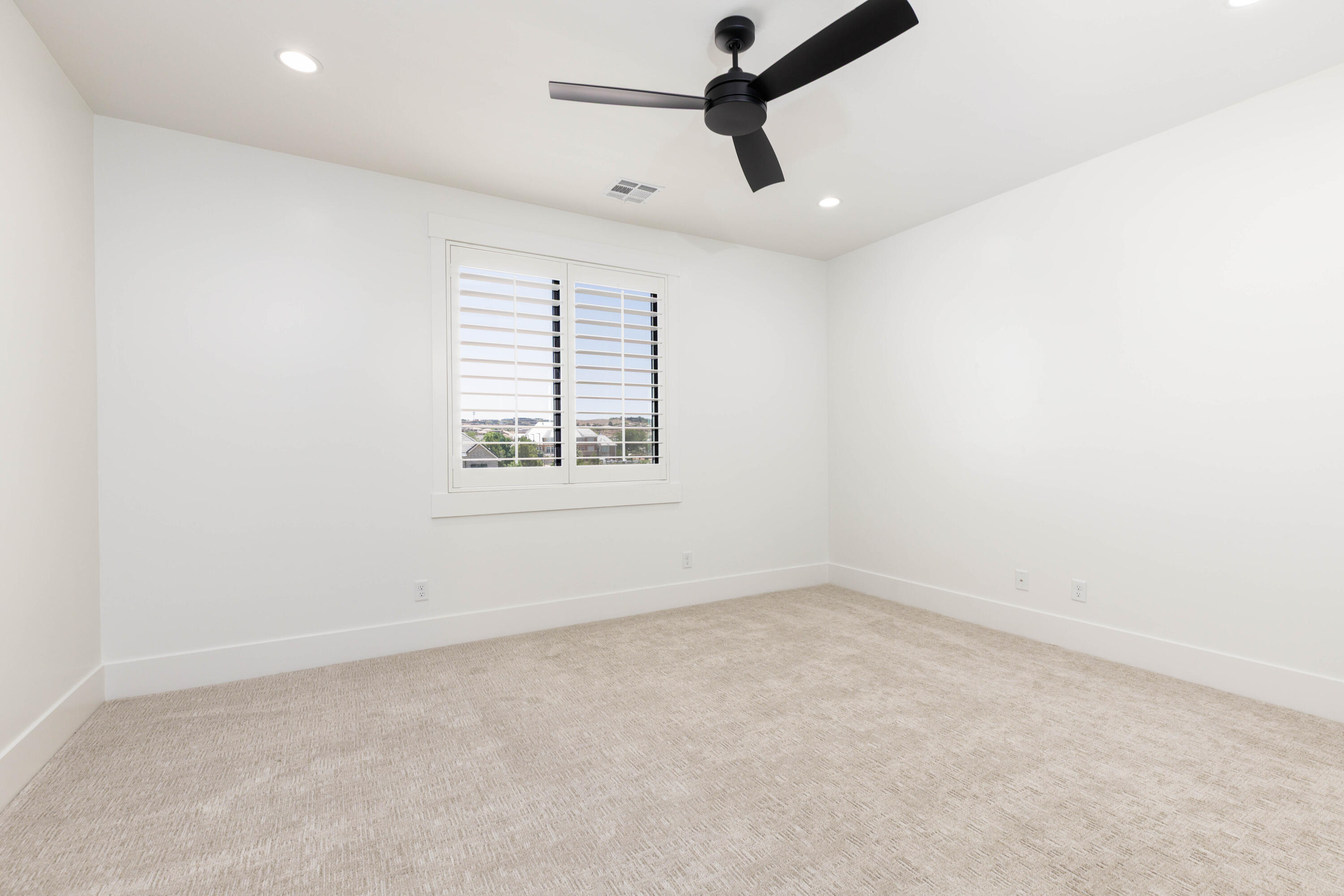 MOORLAND PARK - Residential
