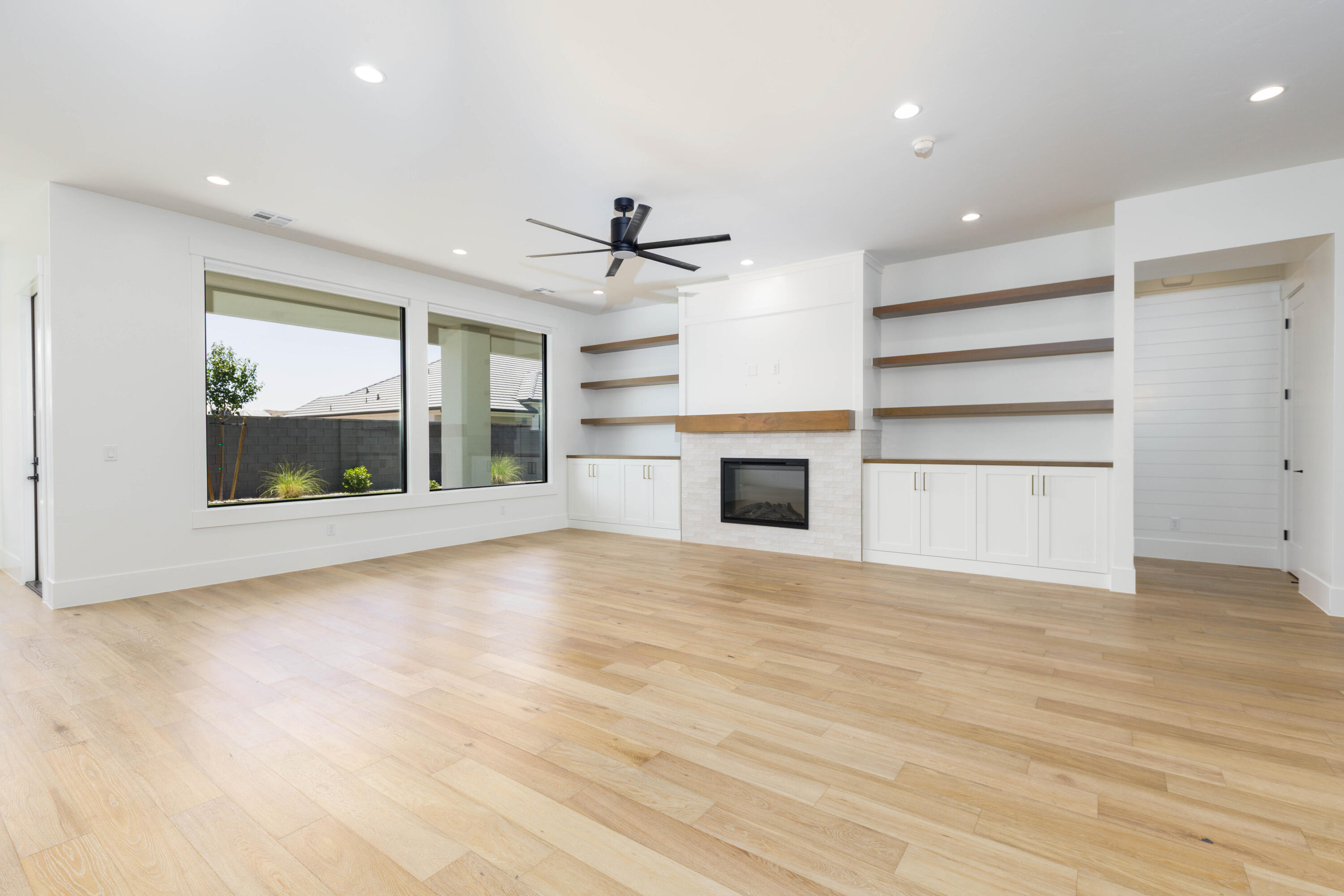 MOORLAND PARK - Residential
