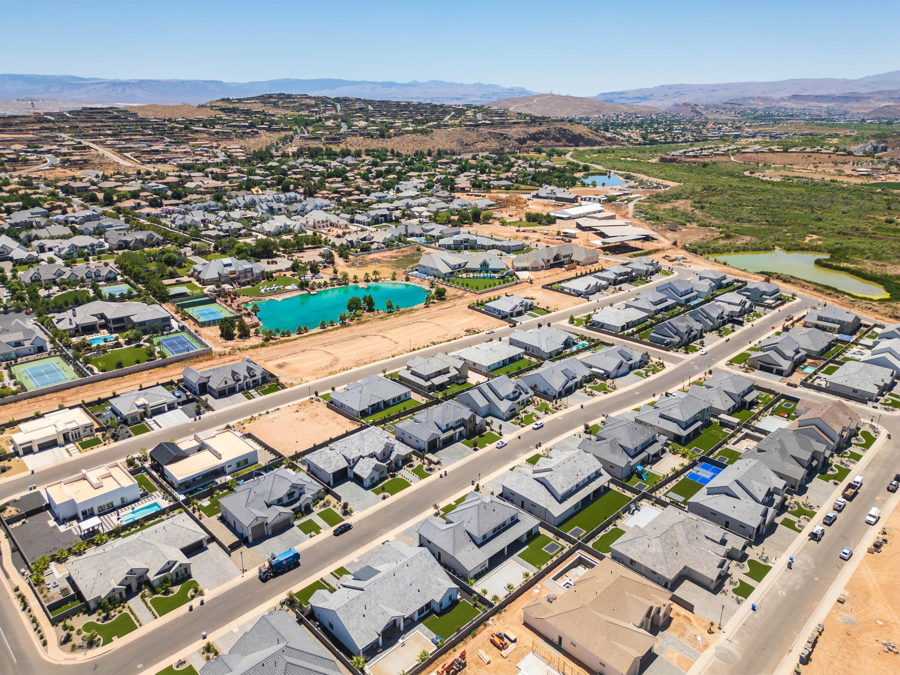 MOORLAND PARK - Residential