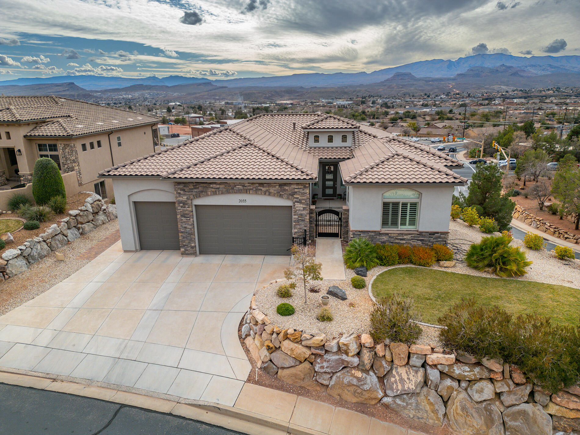 CASTLE ROCK - Residential