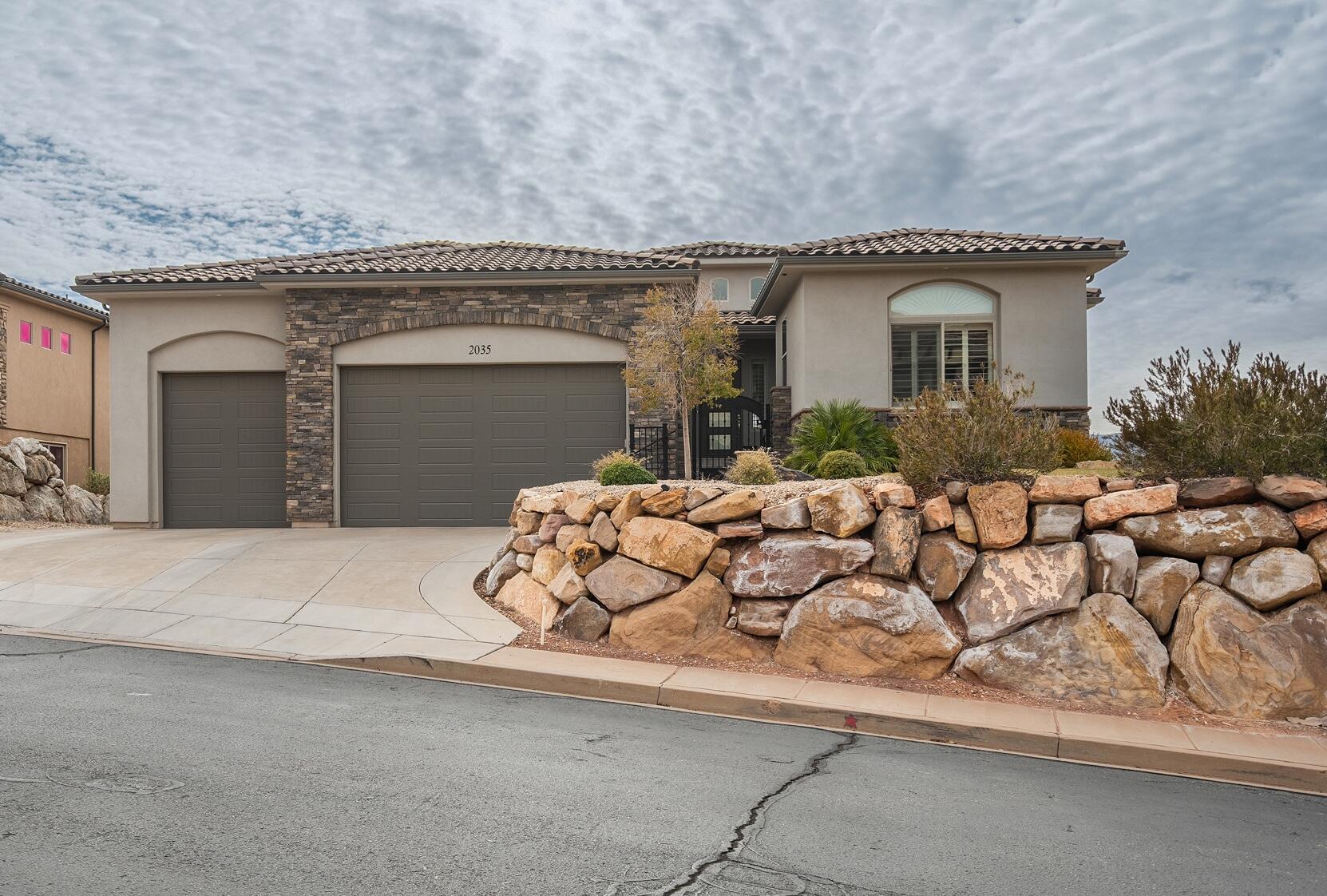 CASTLE ROCK - Residential