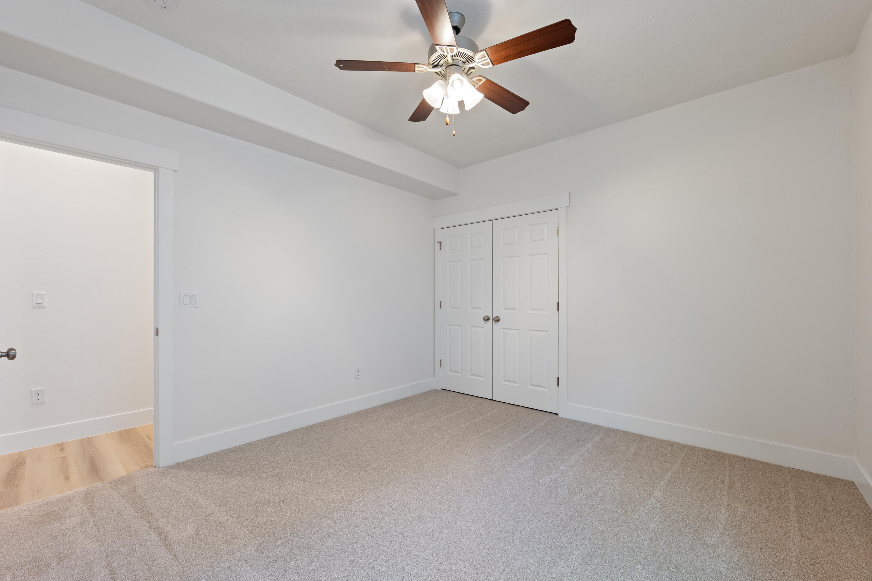 DIAMOND VALLEY ACRES - Residential
