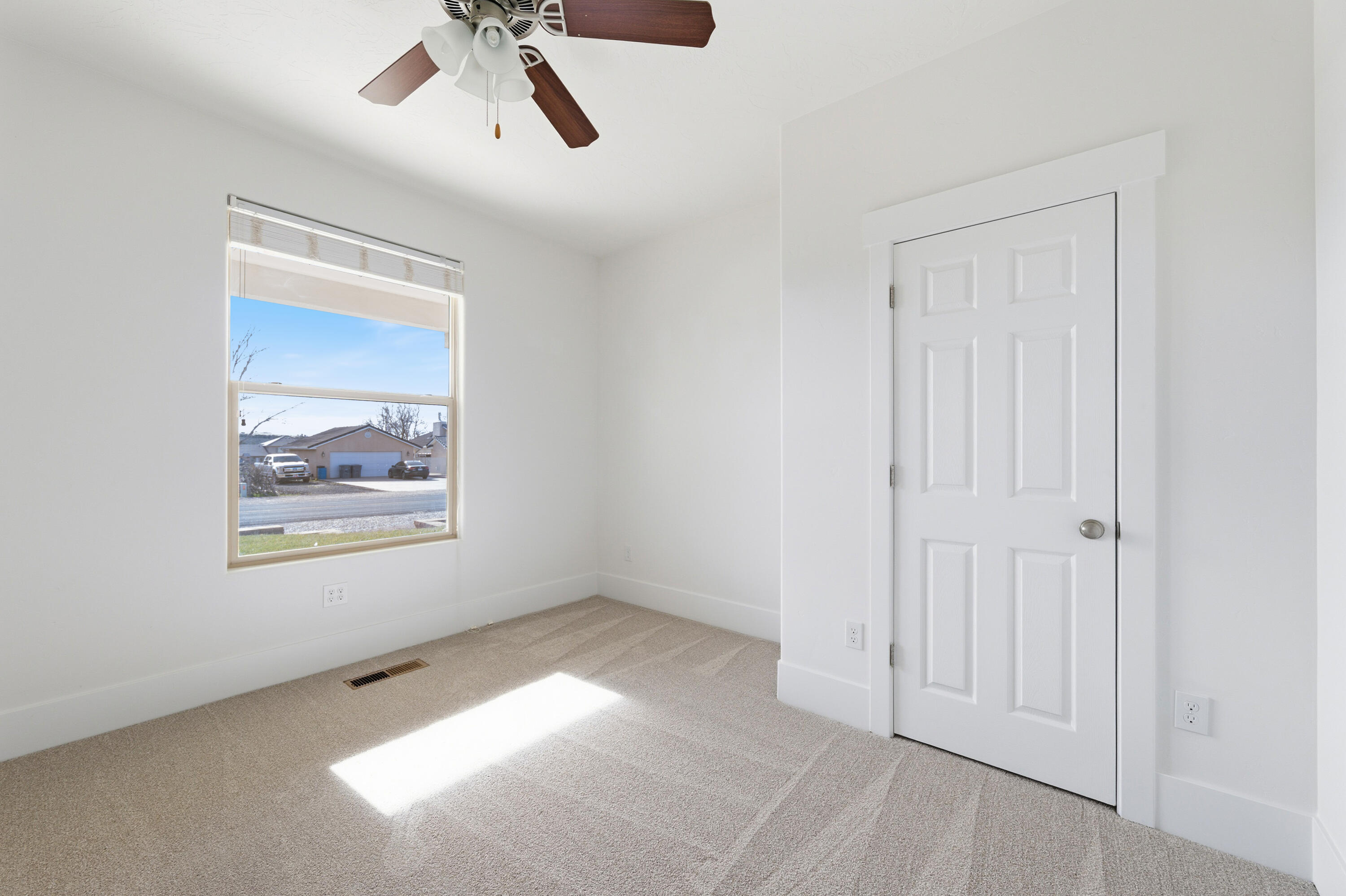 DIAMOND VALLEY ACRES - Residential