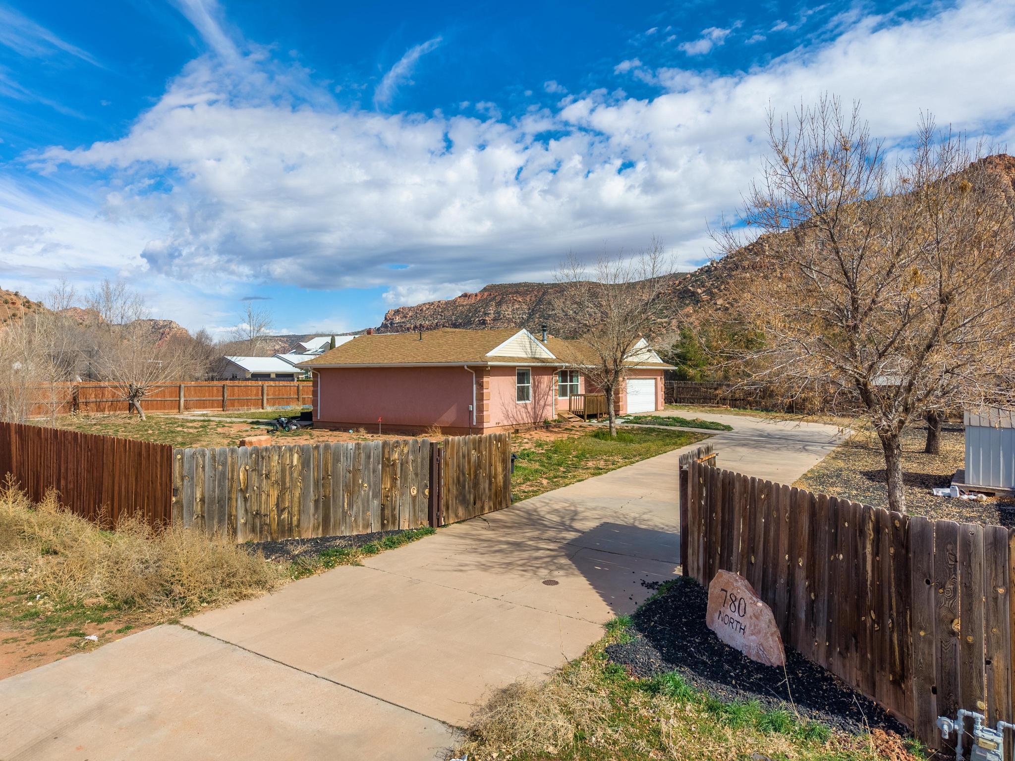 SHORT CREEK - Residential