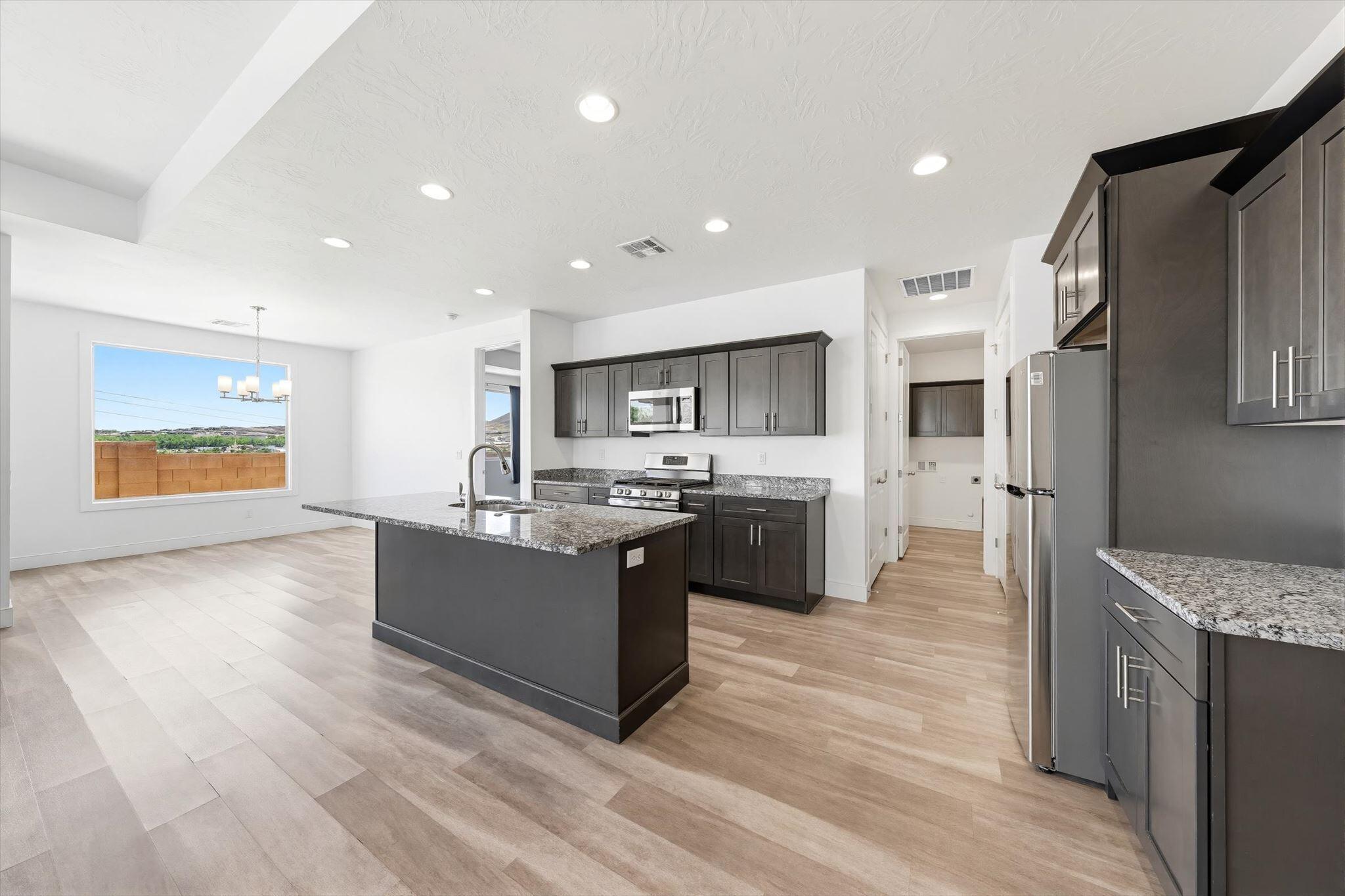 PAINTED SANDS - Residential