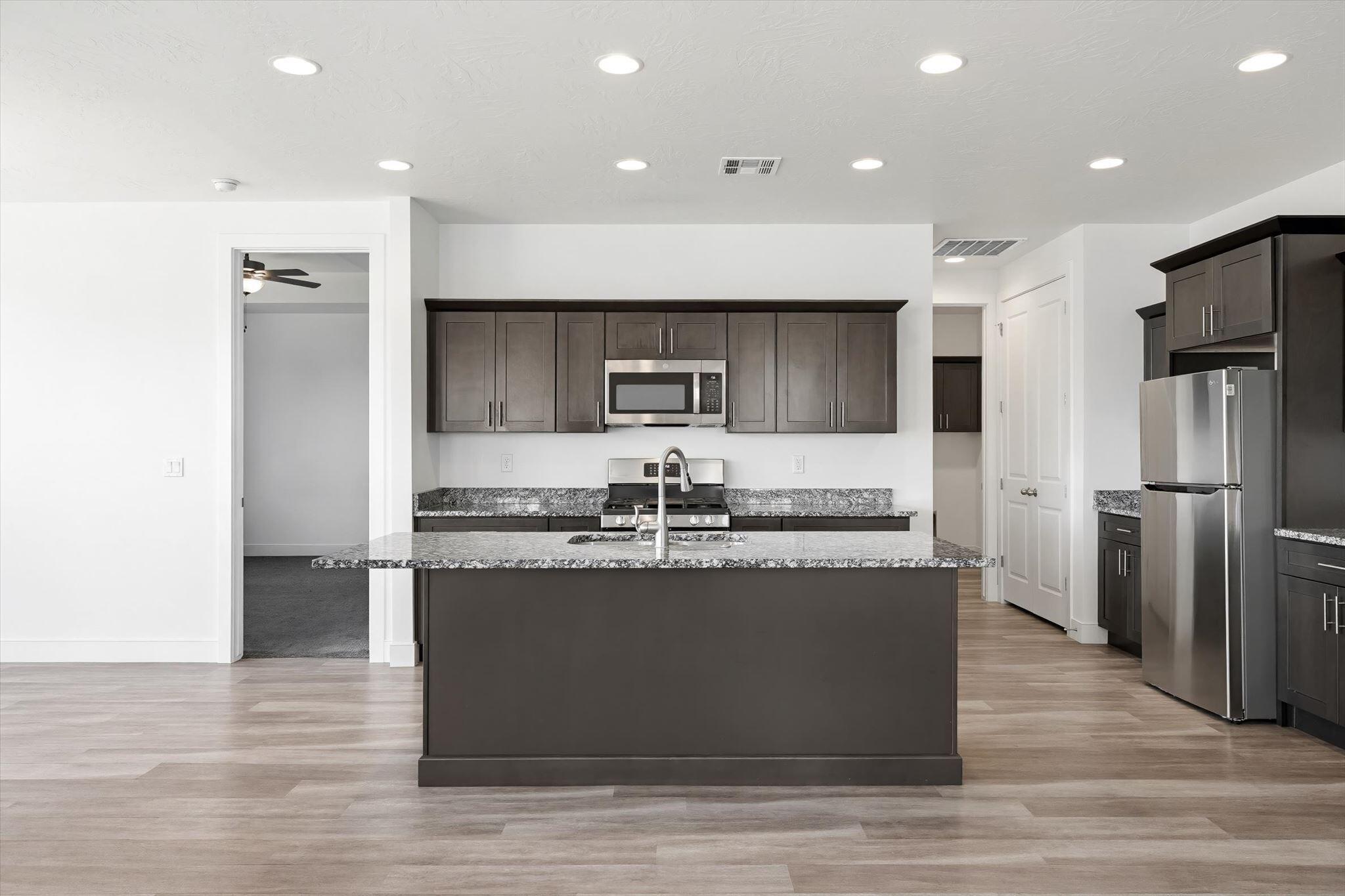 PAINTED SANDS - Residential
