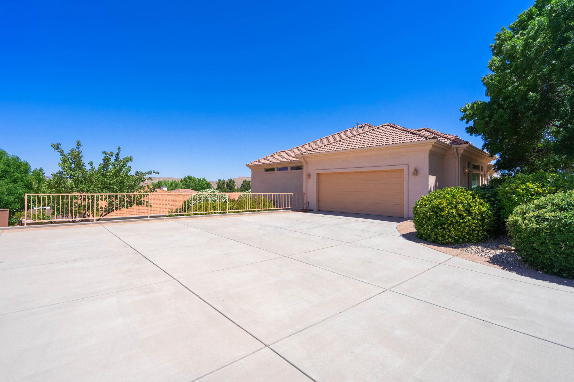 BLOOMINGTON LANE - Residential