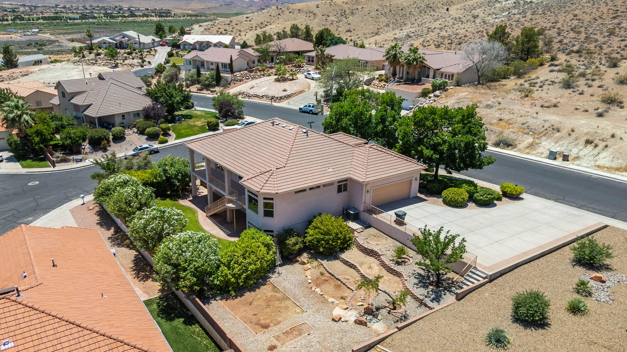 BLOOMINGTON LANE - Residential