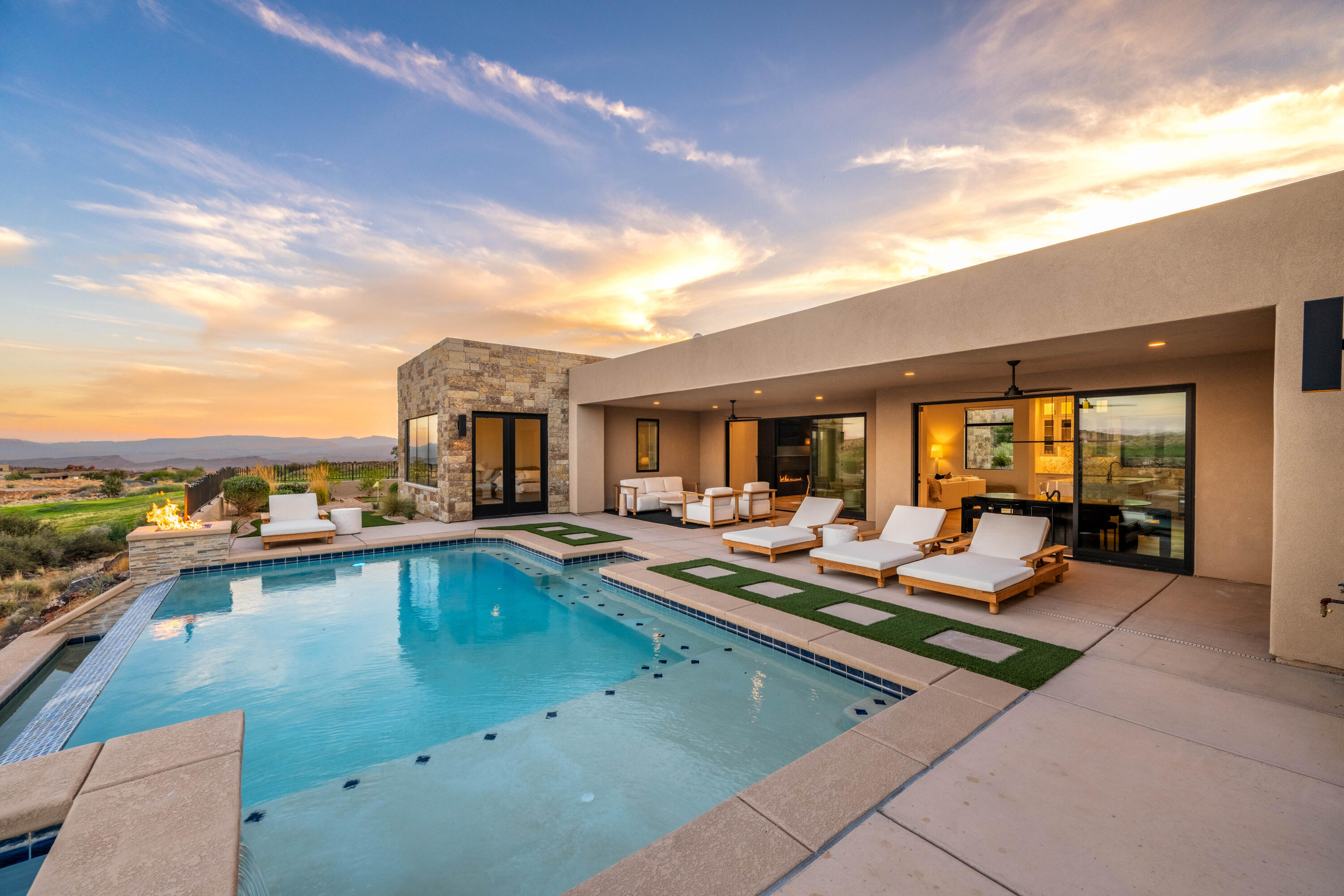 LEDGES OF SG ESTATES AT VALDERRA - Residential