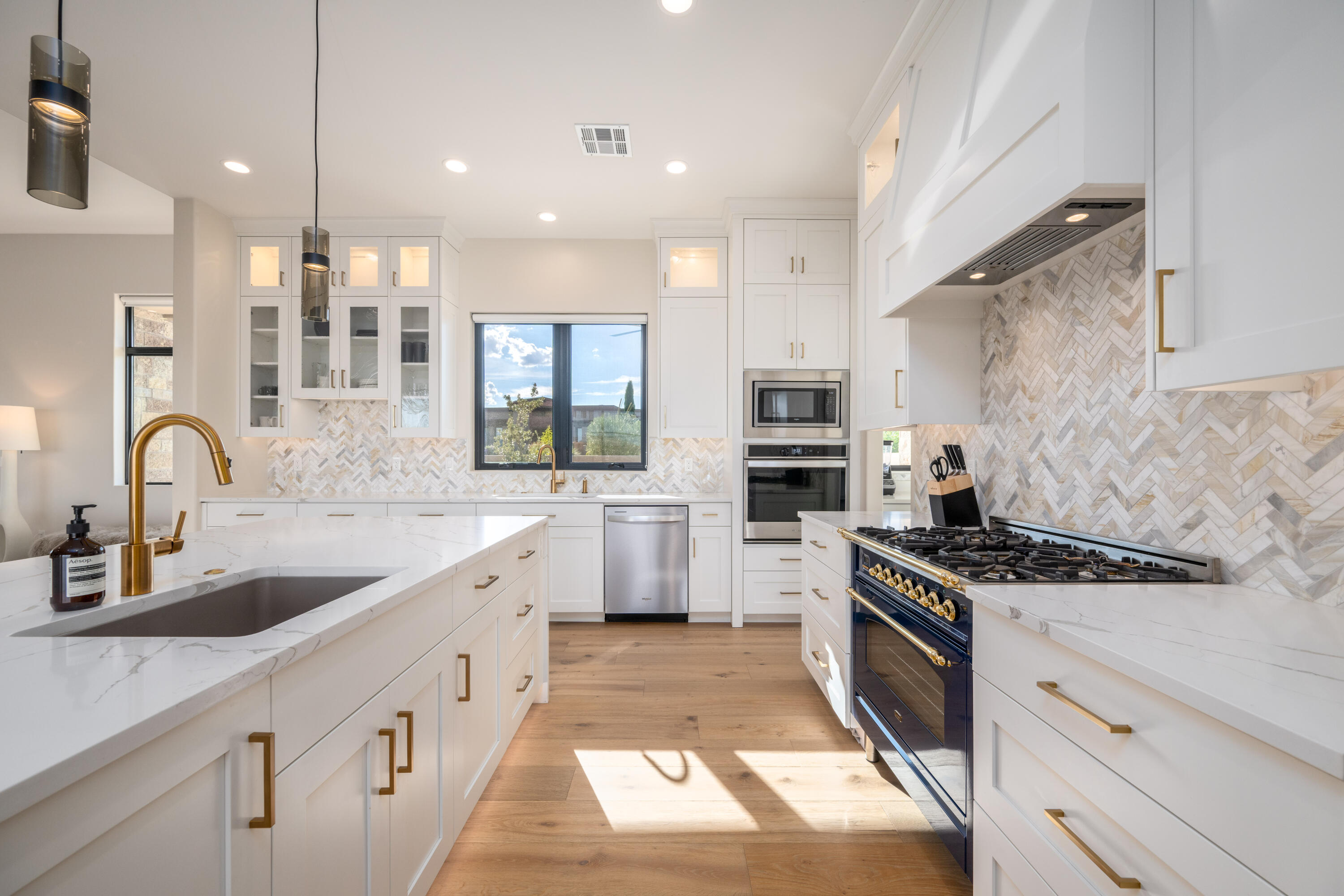 LEDGES OF SG ESTATES AT VALDERRA - Residential