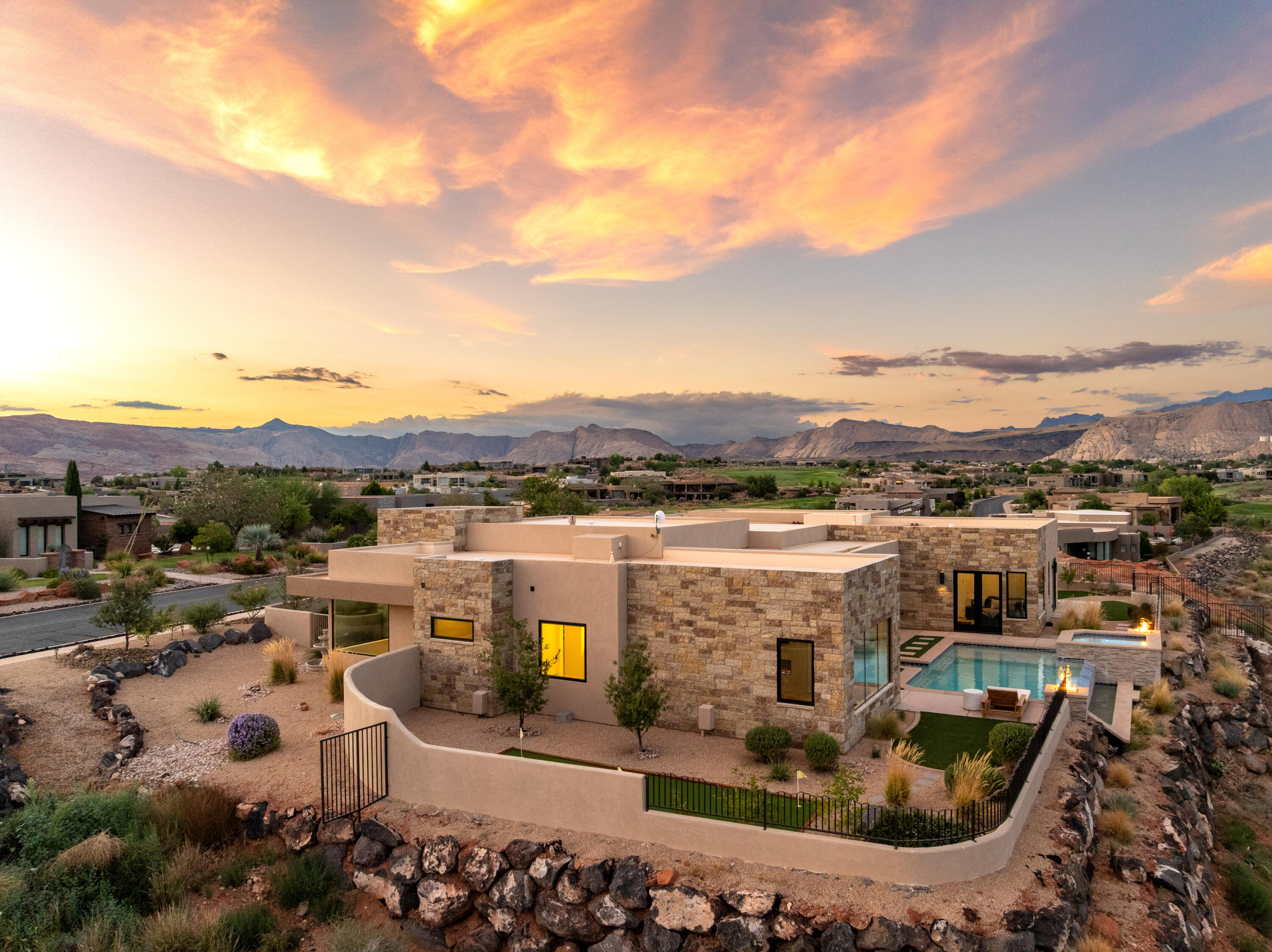 LEDGES OF SG ESTATES AT VALDERRA - Residential
