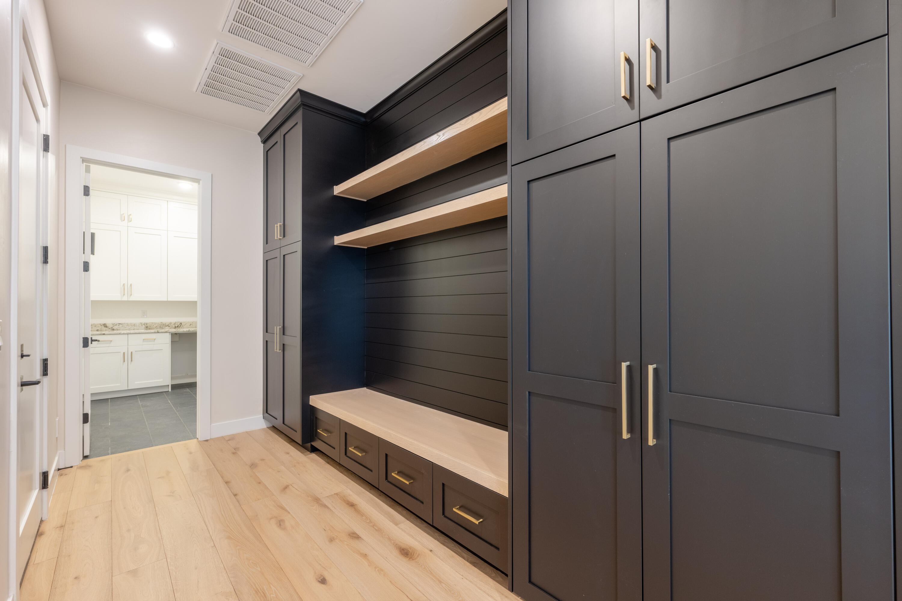LEDGES OF SG ESTATES AT VALDERRA - Residential
