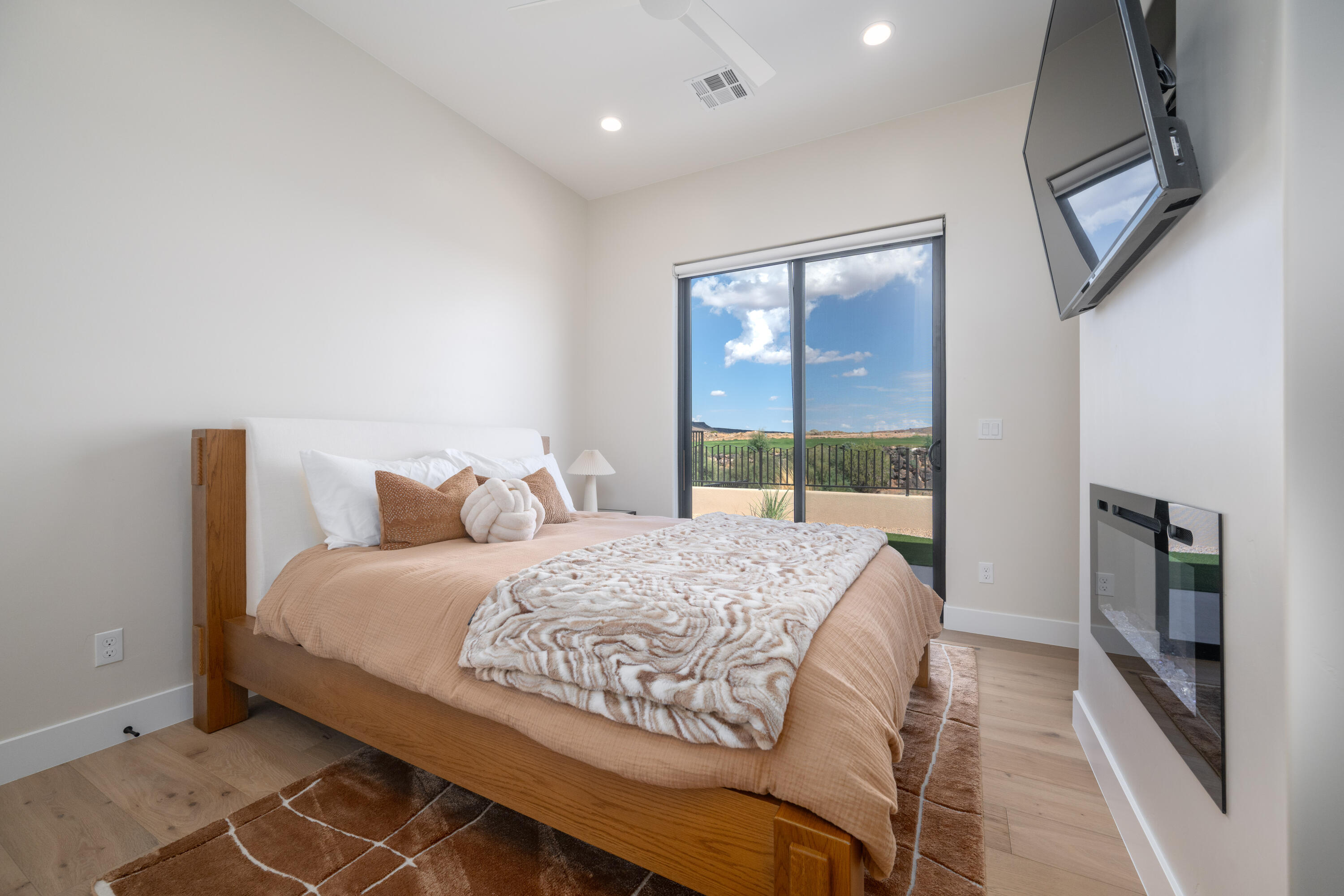 LEDGES OF SG ESTATES AT VALDERRA - Residential
