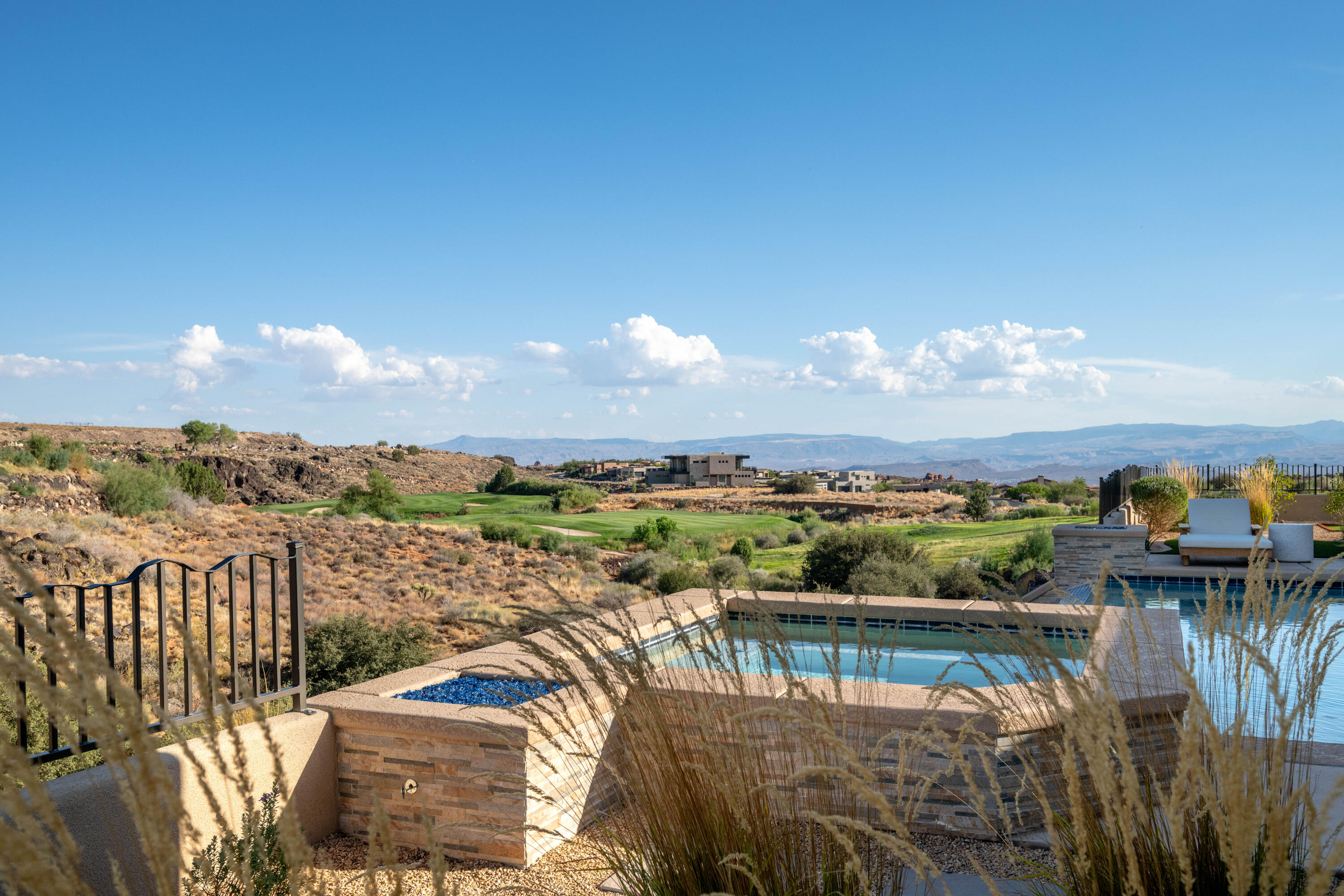 LEDGES OF SG ESTATES AT VALDERRA - Residential