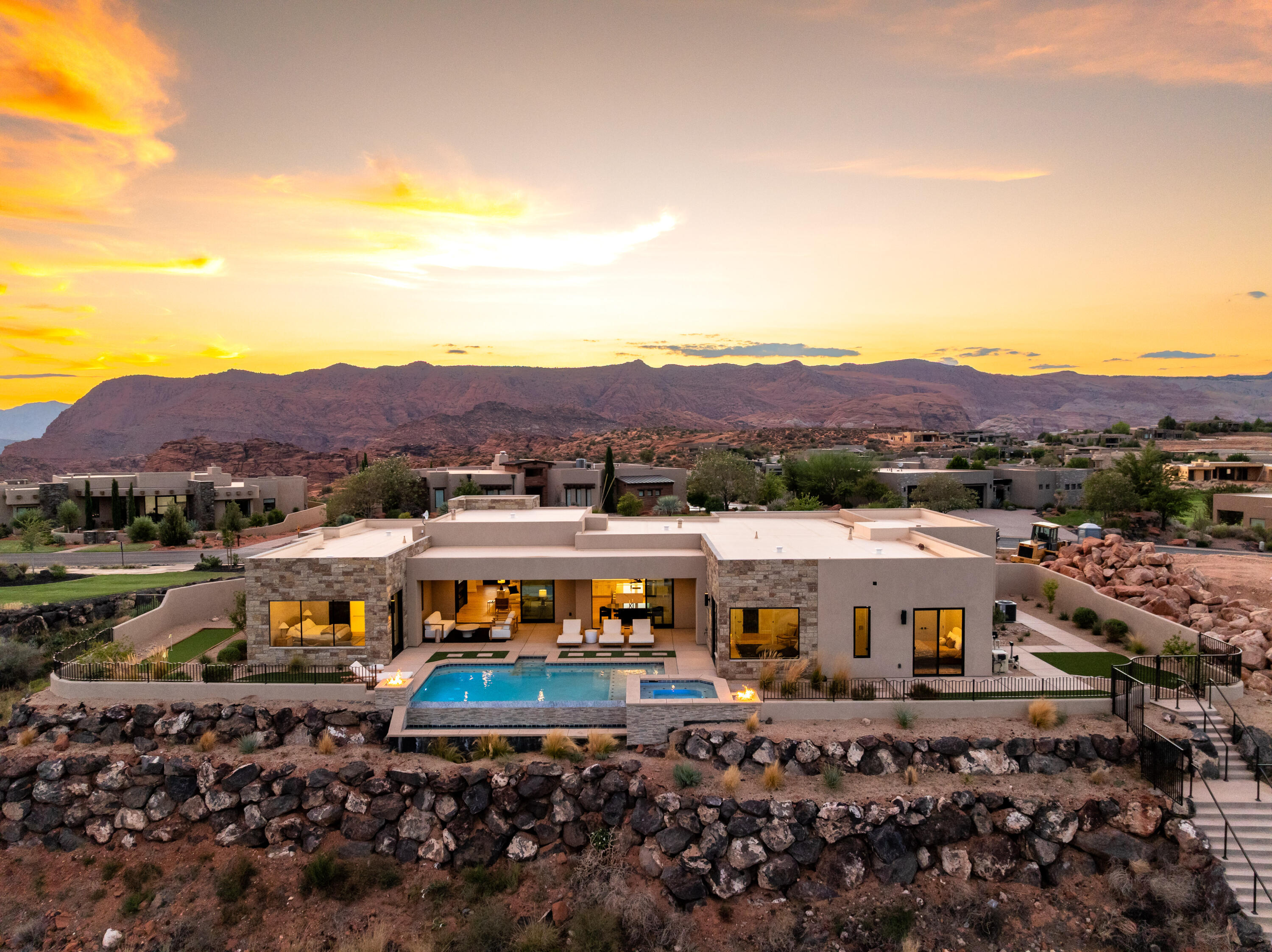 LEDGES OF SG ESTATES AT VALDERRA - Residential