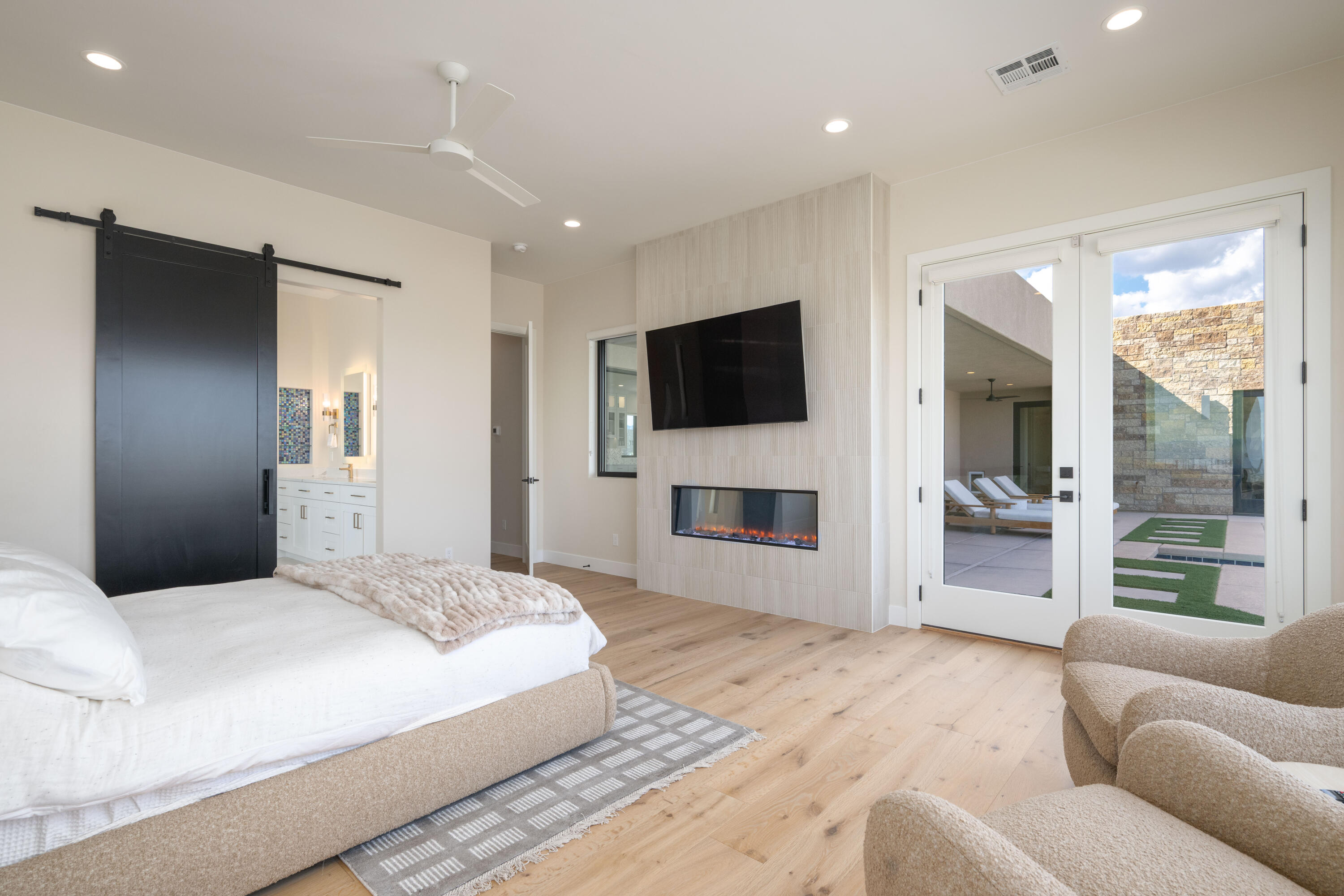 LEDGES OF SG ESTATES AT VALDERRA - Residential
