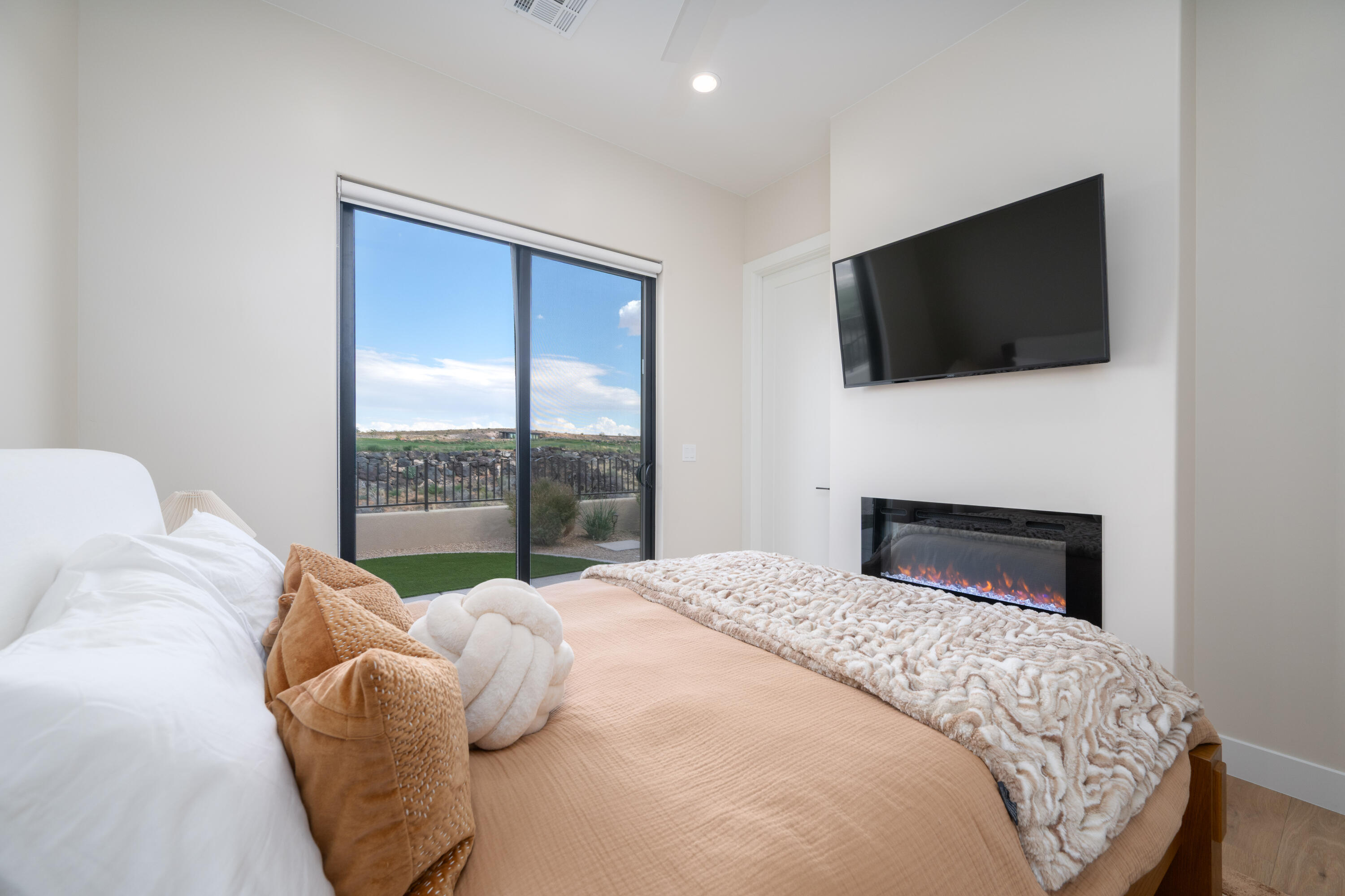 LEDGES OF SG ESTATES AT VALDERRA - Residential