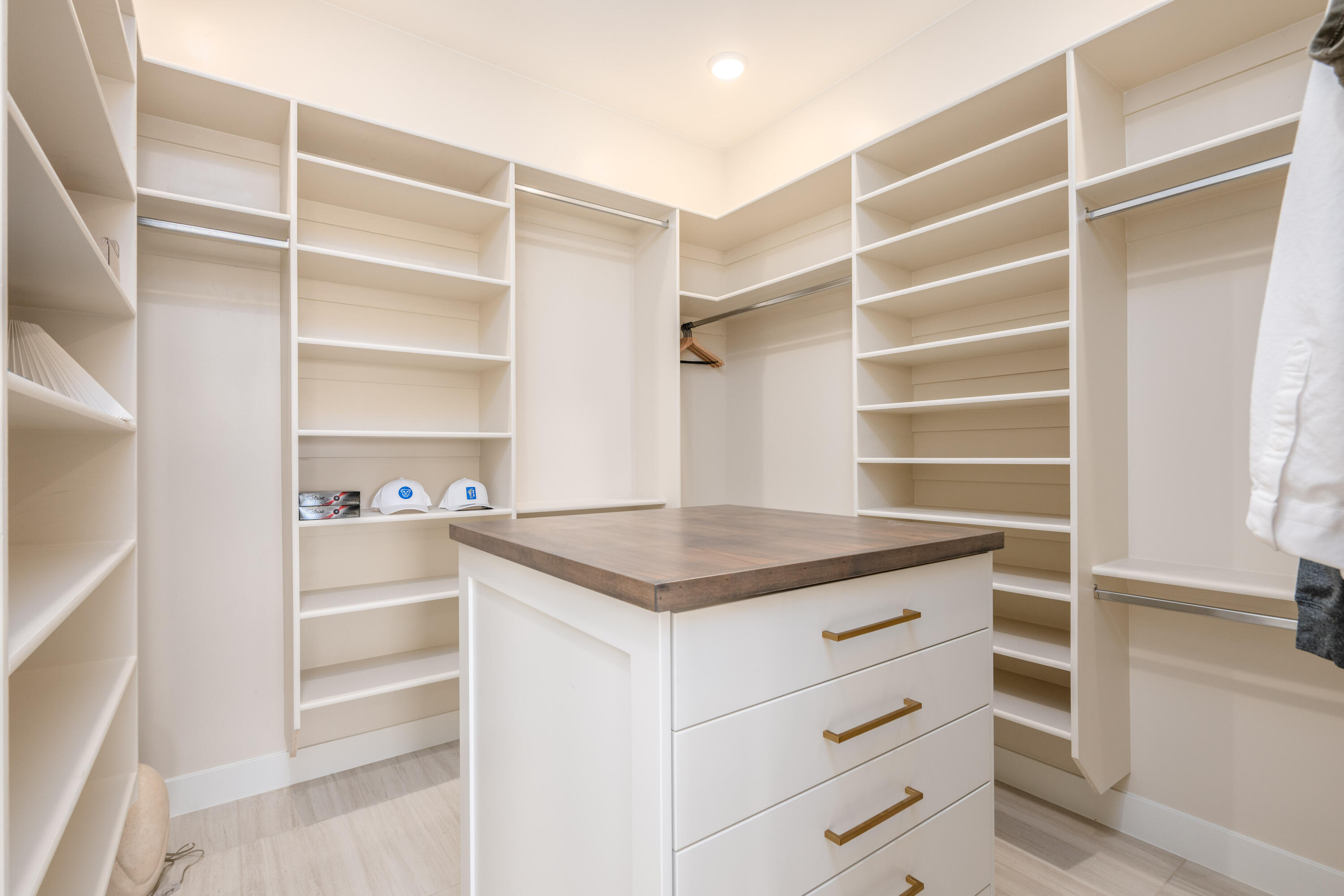 LEDGES OF SG ESTATES AT VALDERRA - Residential