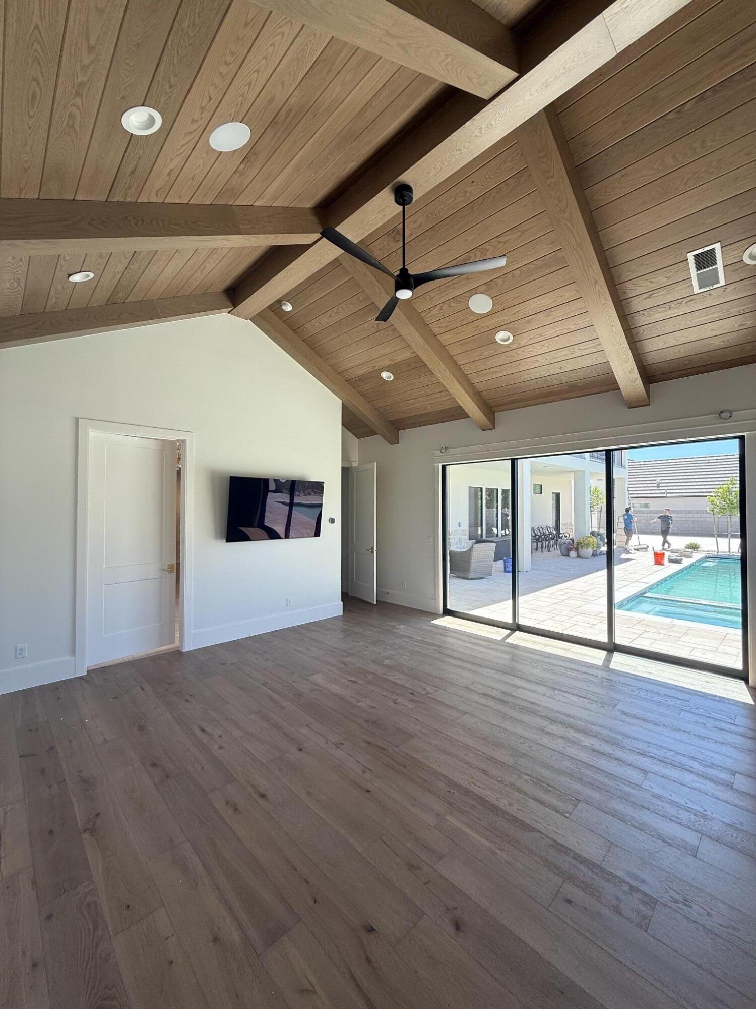 QUEENSRIDGE - Residential