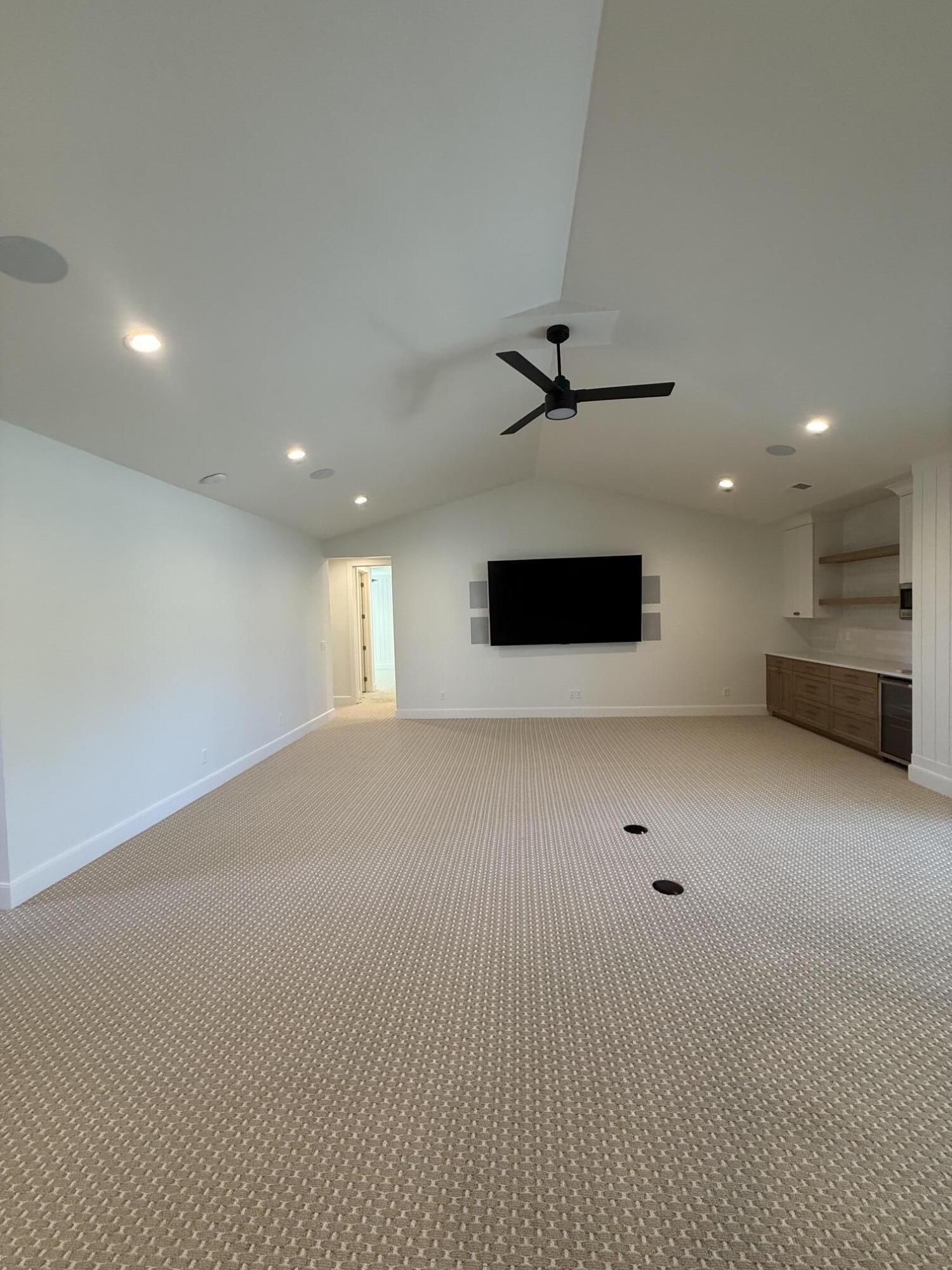 QUEENSRIDGE - Residential