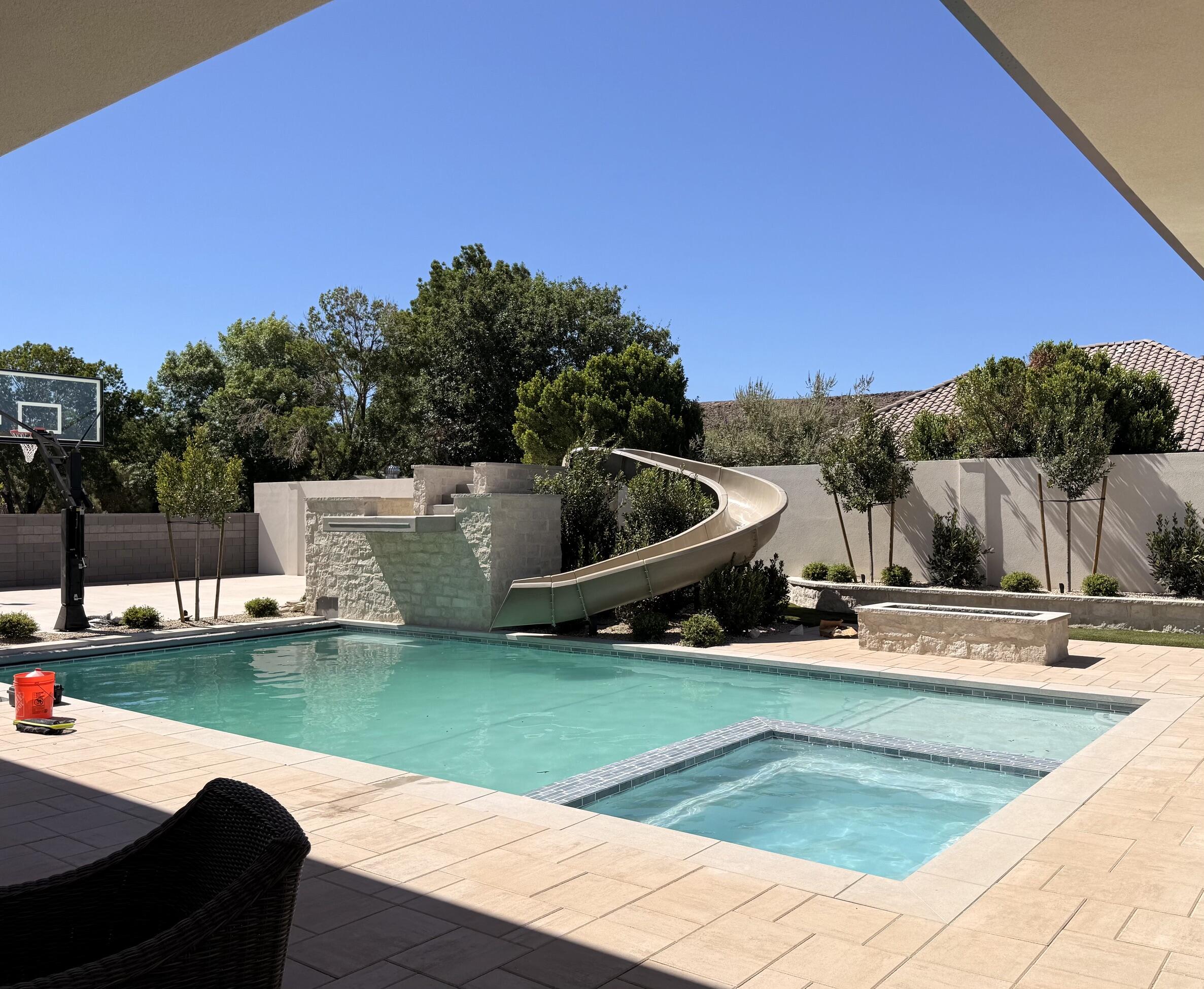 QUEENSRIDGE - Residential