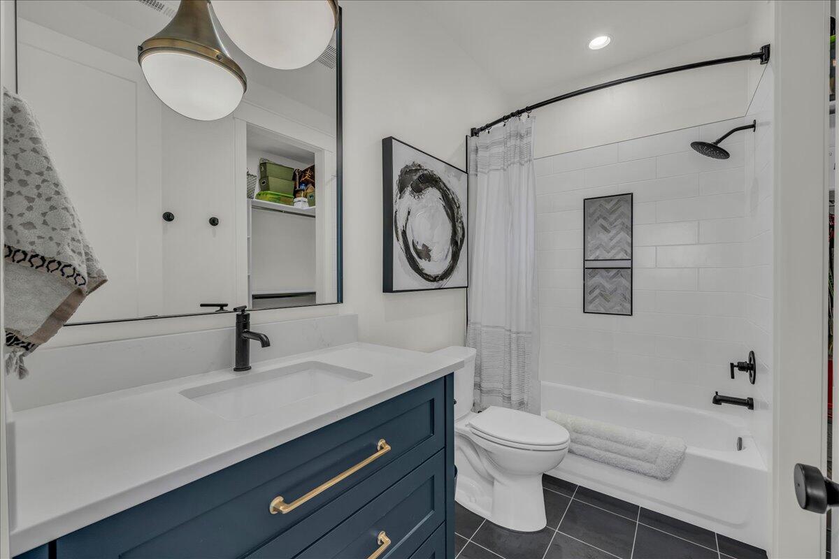 QUEENSRIDGE - Residential