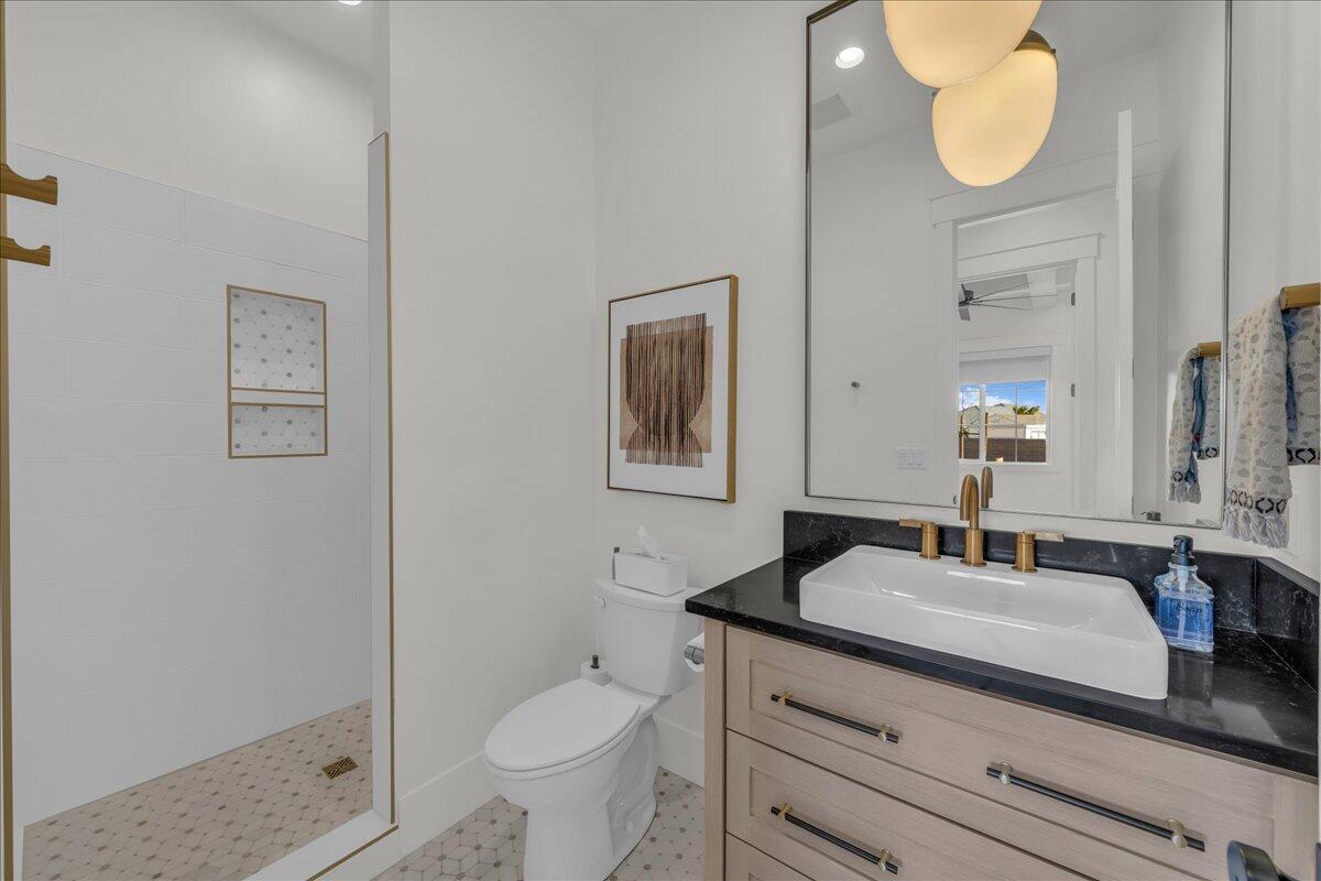 QUEENSRIDGE - Residential