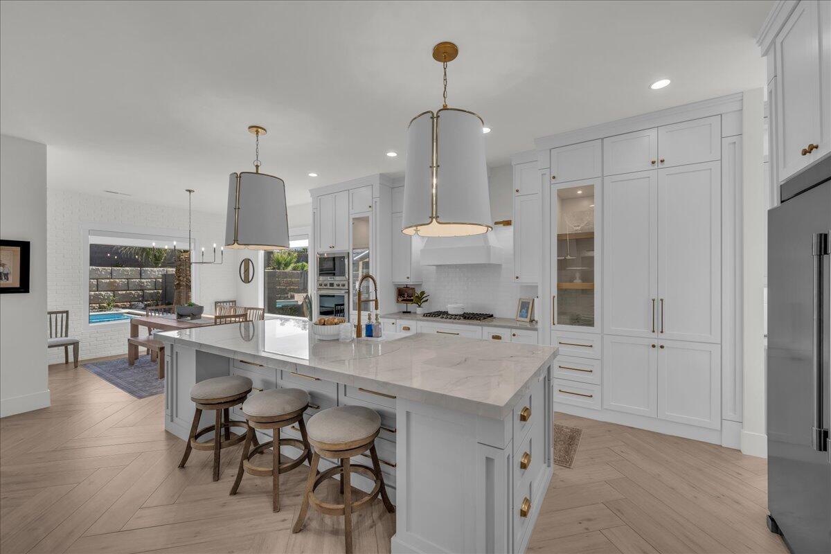 QUEENSRIDGE - Residential