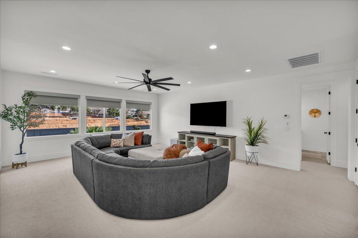 QUEENSRIDGE - Residential