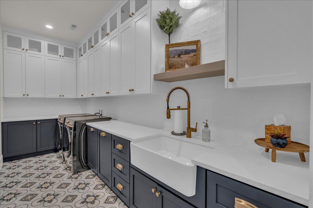 QUEENSRIDGE - Residential