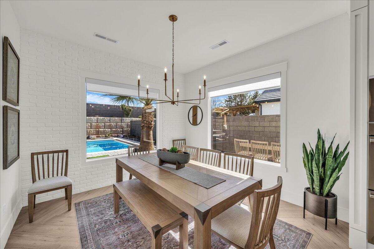 QUEENSRIDGE - Residential
