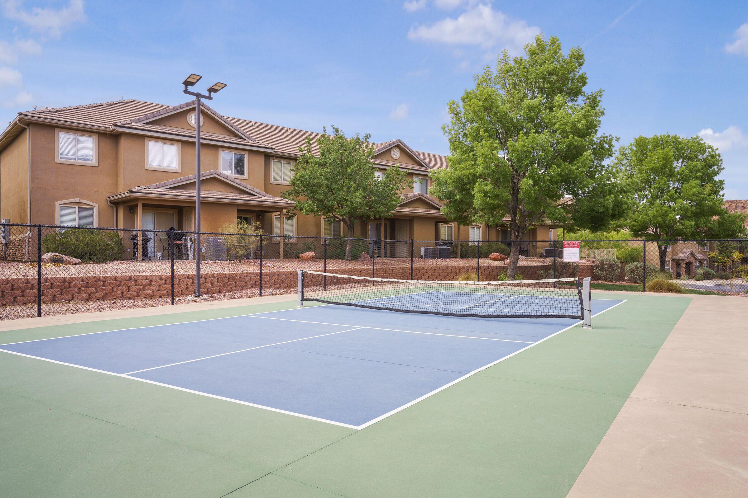 HIDDEN VALLEY TOWN HOMES - Residential