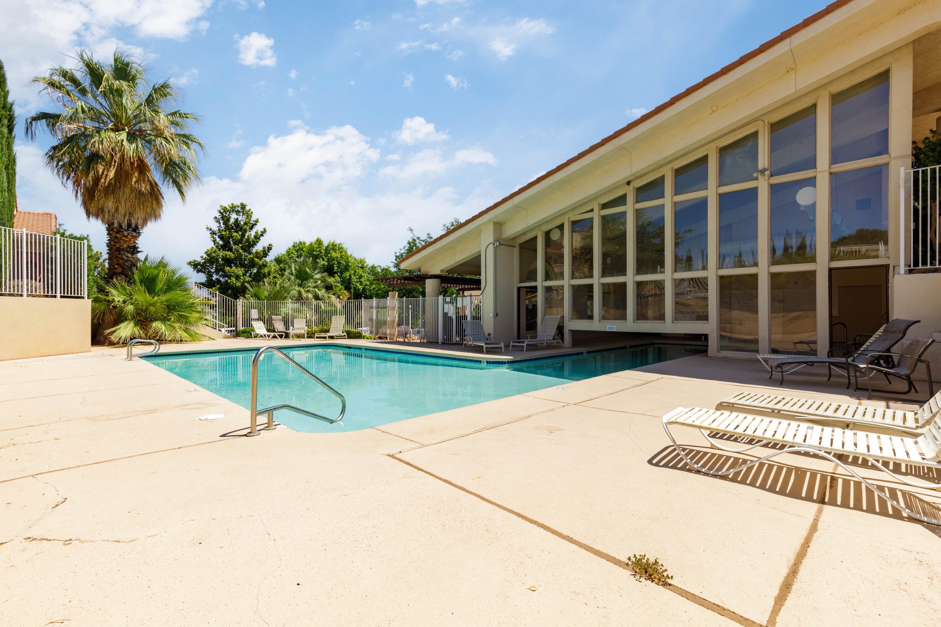 MIRAGE ESTATES - Residential
