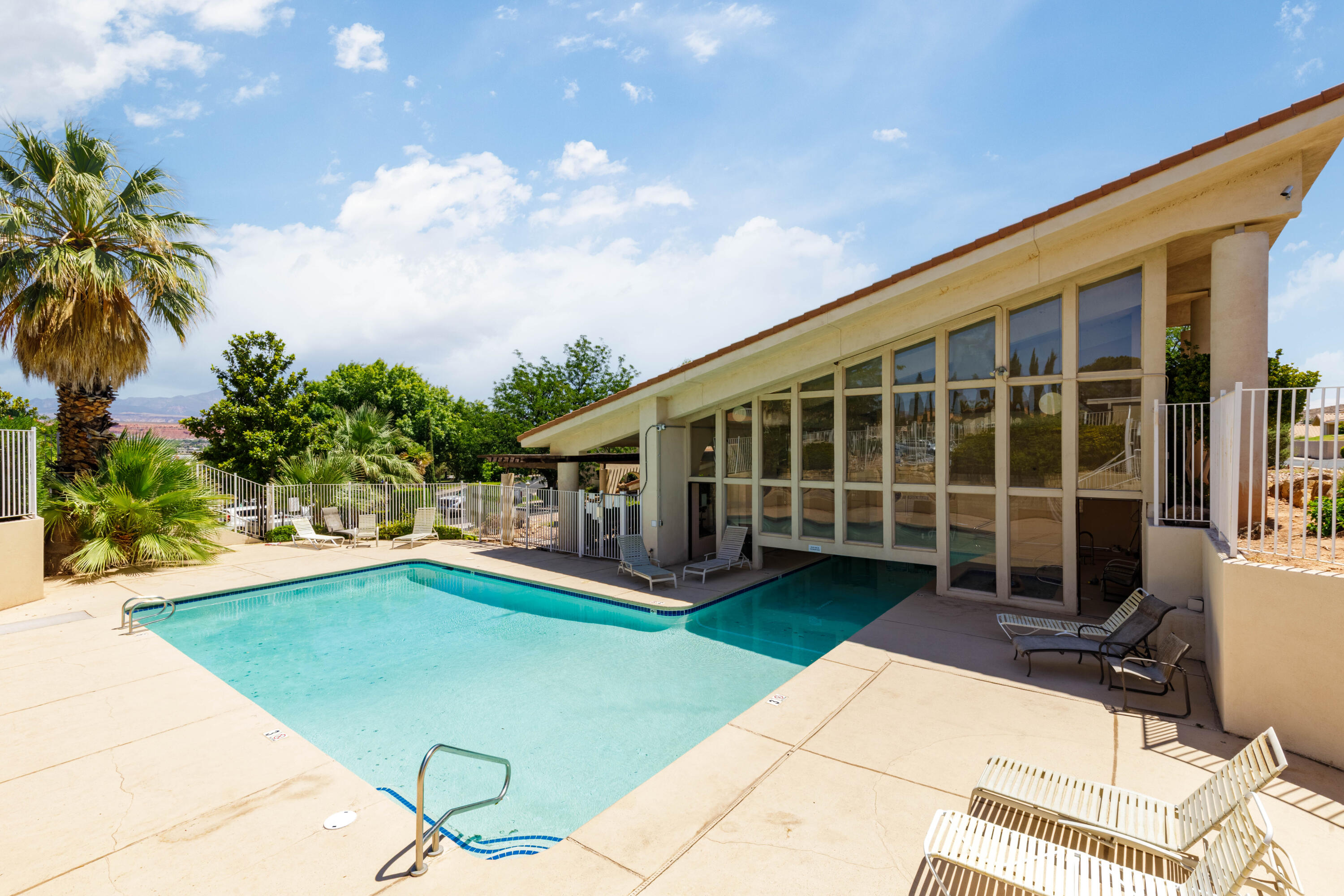 MIRAGE ESTATES - Residential