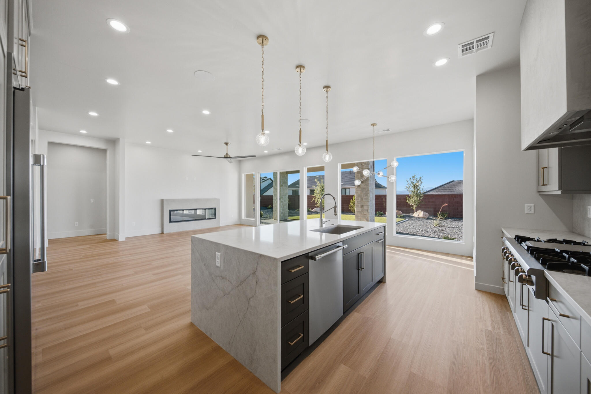 DESERT SOLACE - Residential