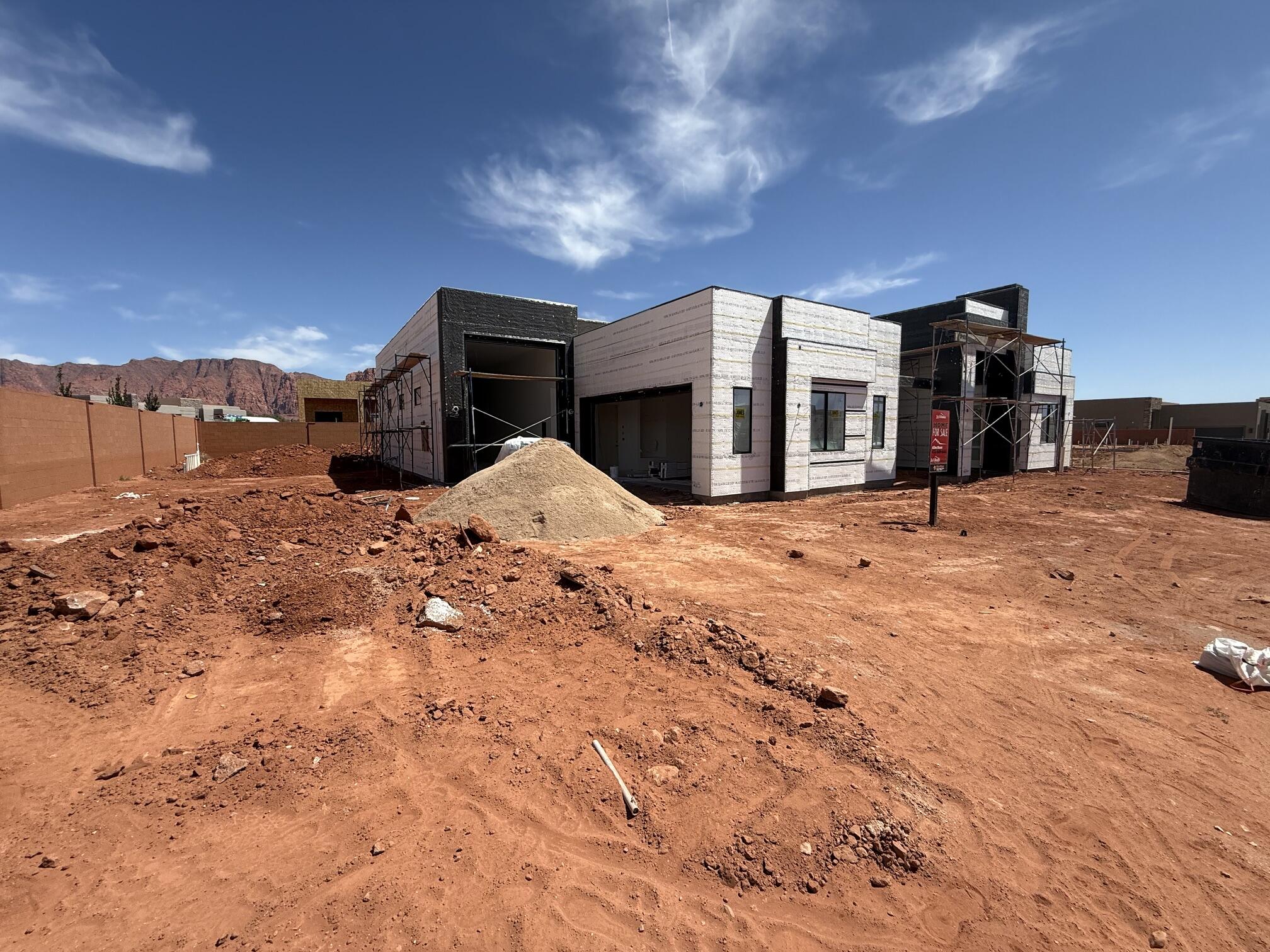 ONYX VALLEY - Residential