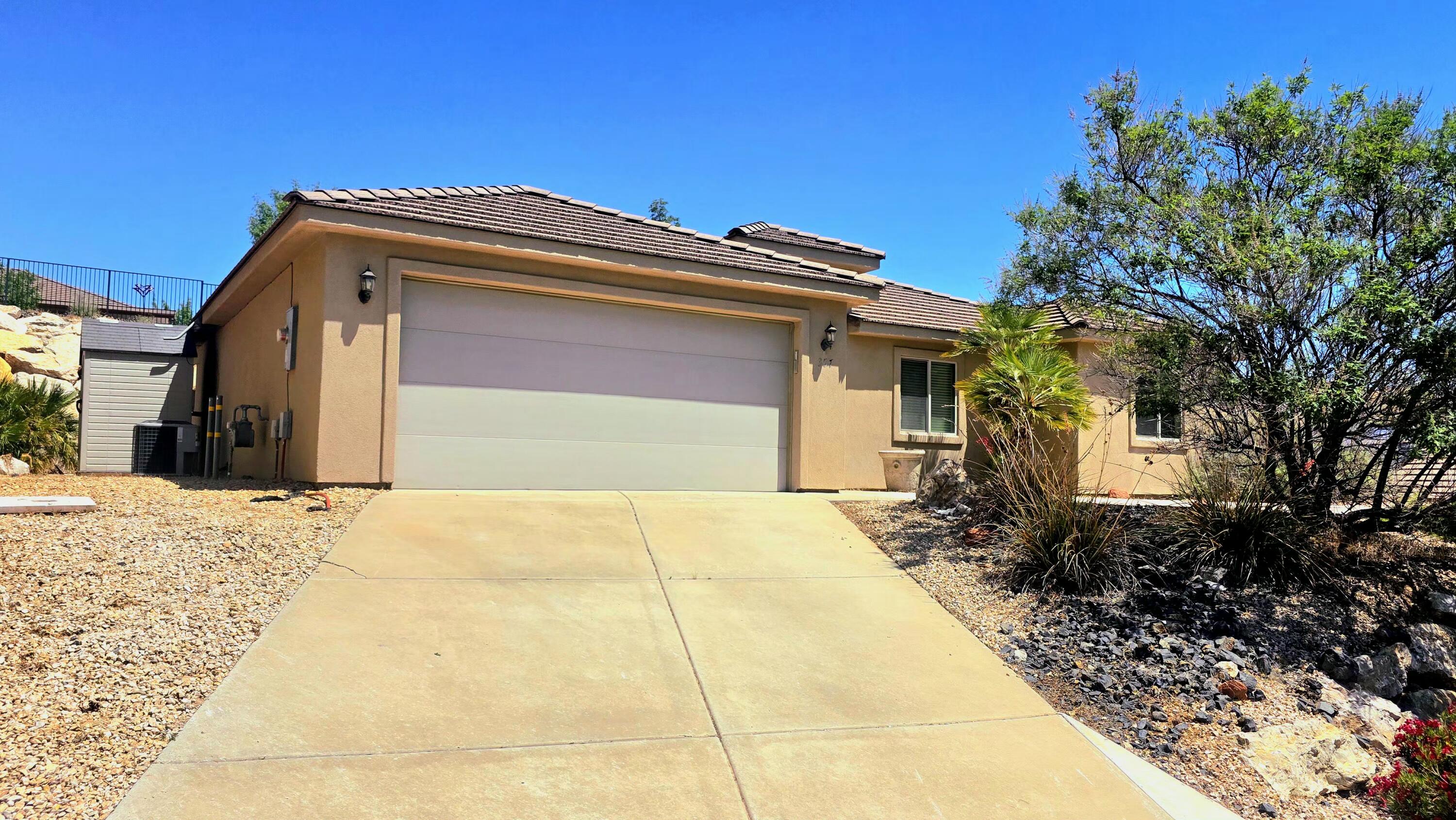 FALCON RIDGE - Residential