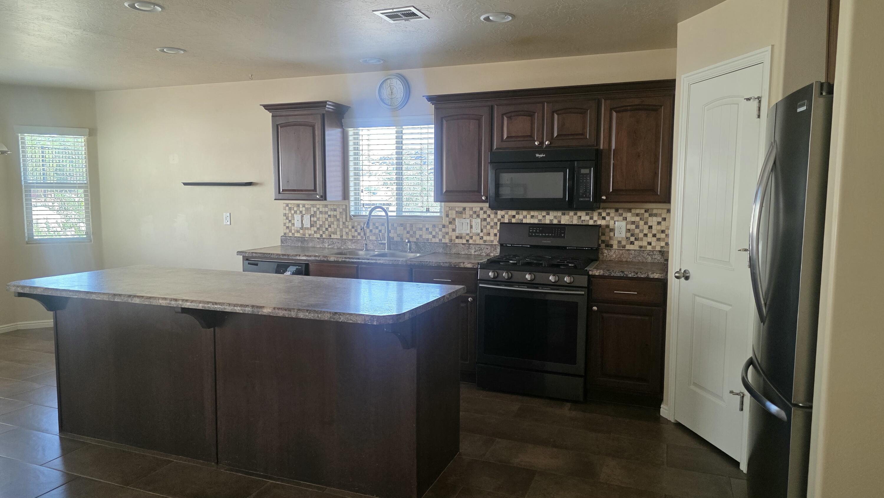 FALCON RIDGE - Residential