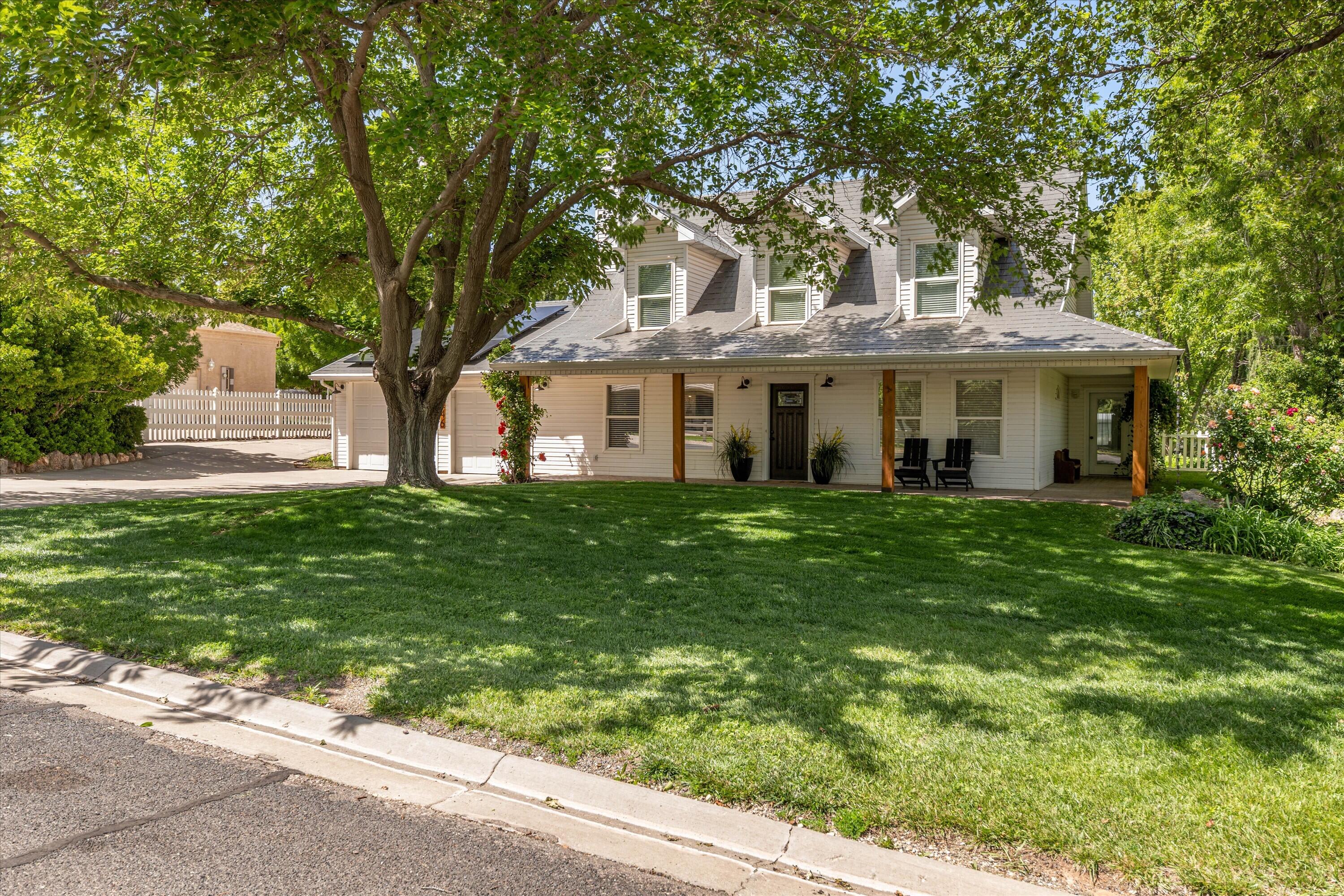 TOQUERVILLE TOWNSITE - Residential