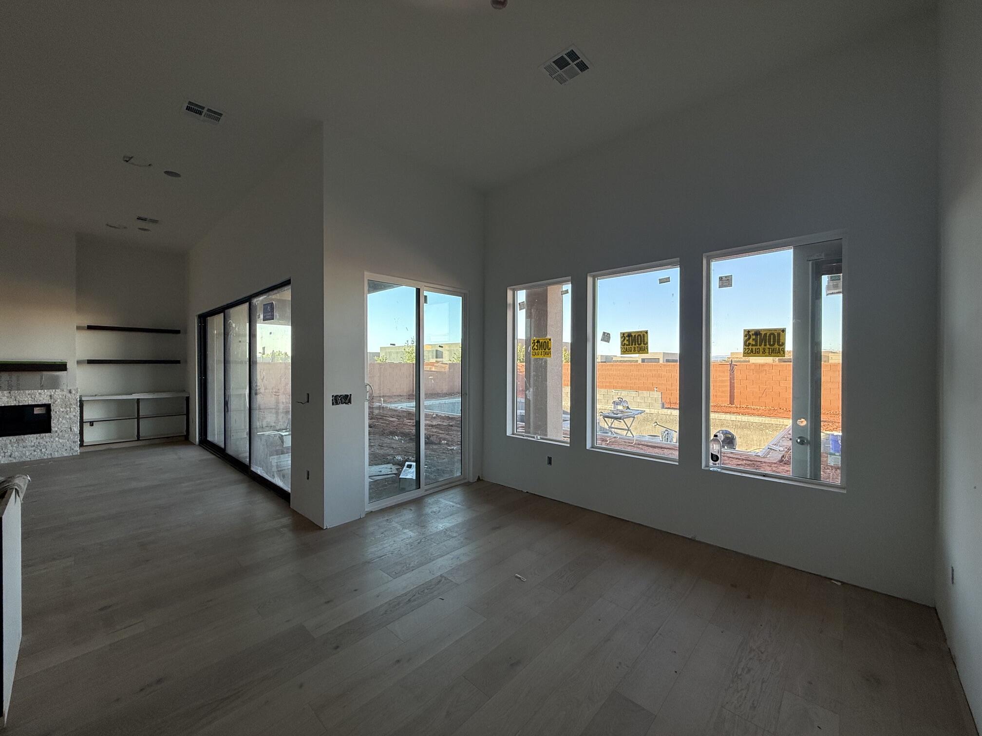 ONYX VALLEY - Residential