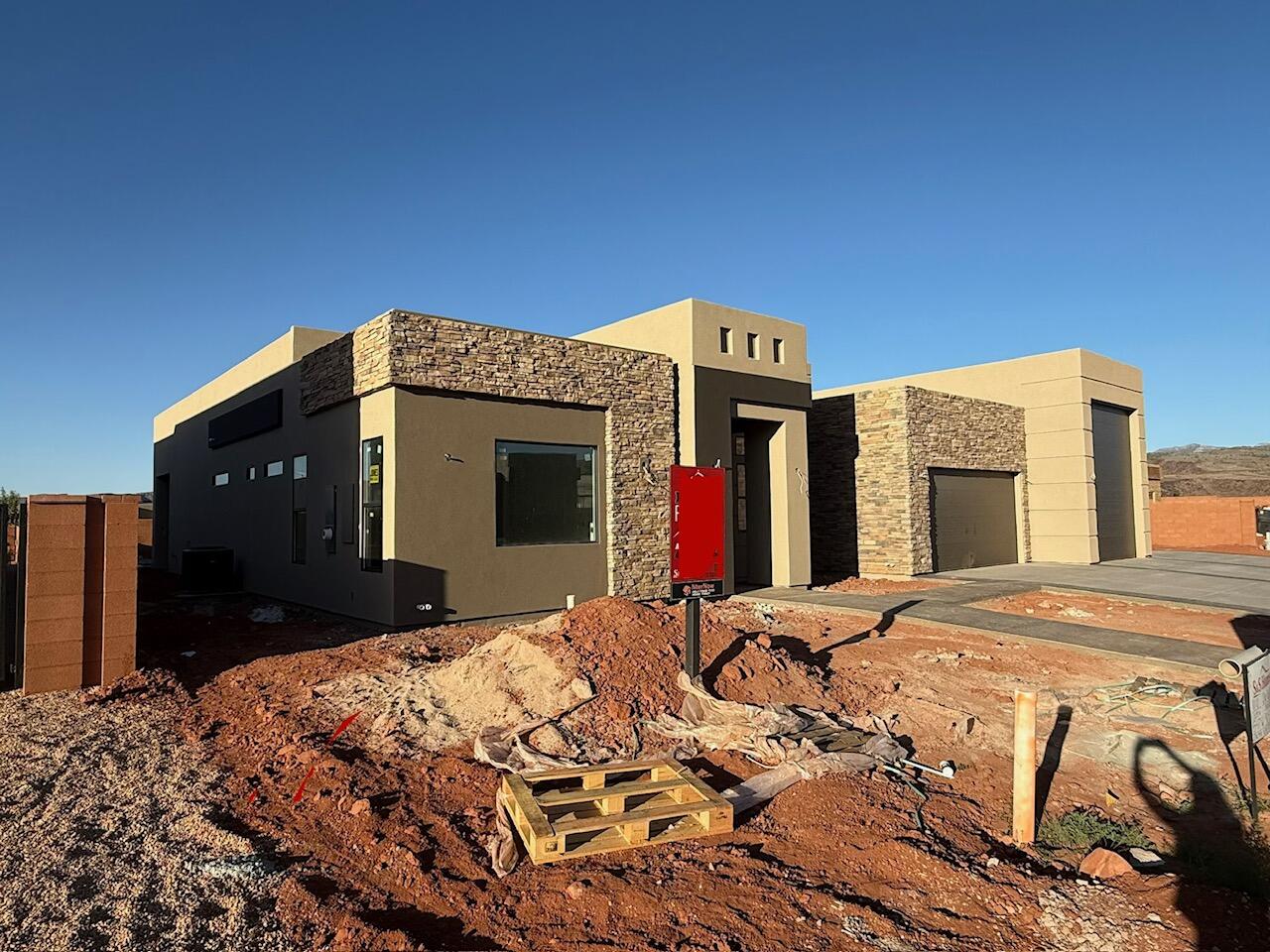 ONYX VALLEY - Residential