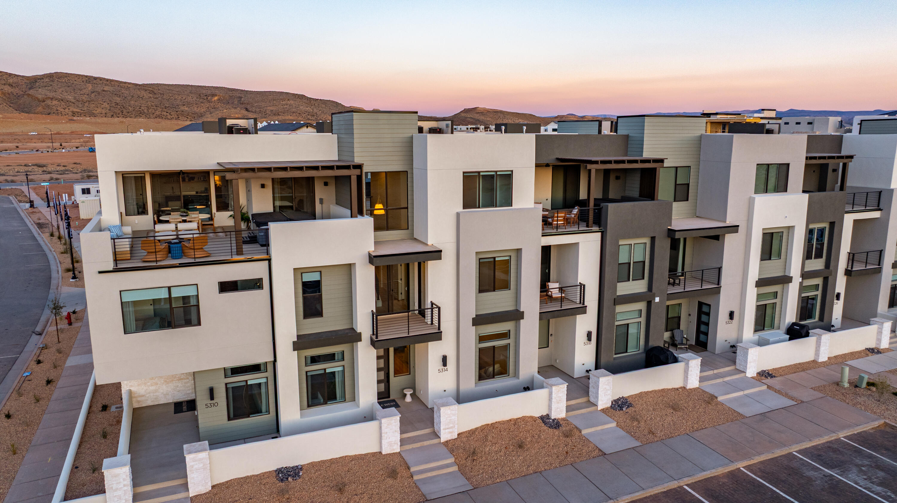 DESERT COLOR RESORT - Residential