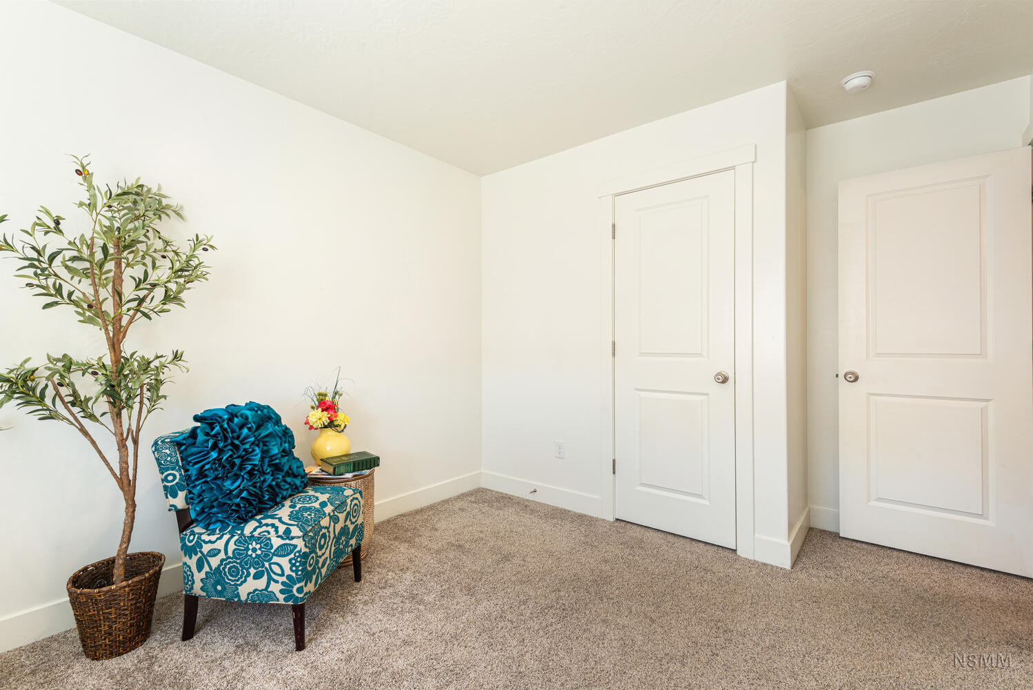 DESERT BLUFF AT DESERT CANYONS TOWNHOMES - Residential